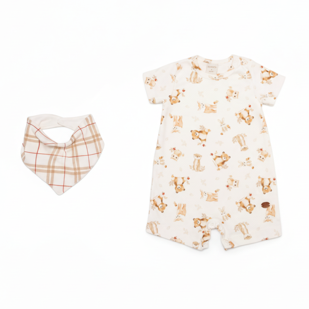 Conjunto Macacão Curto Floresta com Babador – Mini&Co