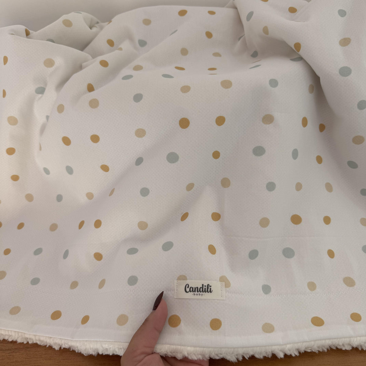 Cobertor de Bebê Carneirinho Sherpa - Bolinhas Neutras