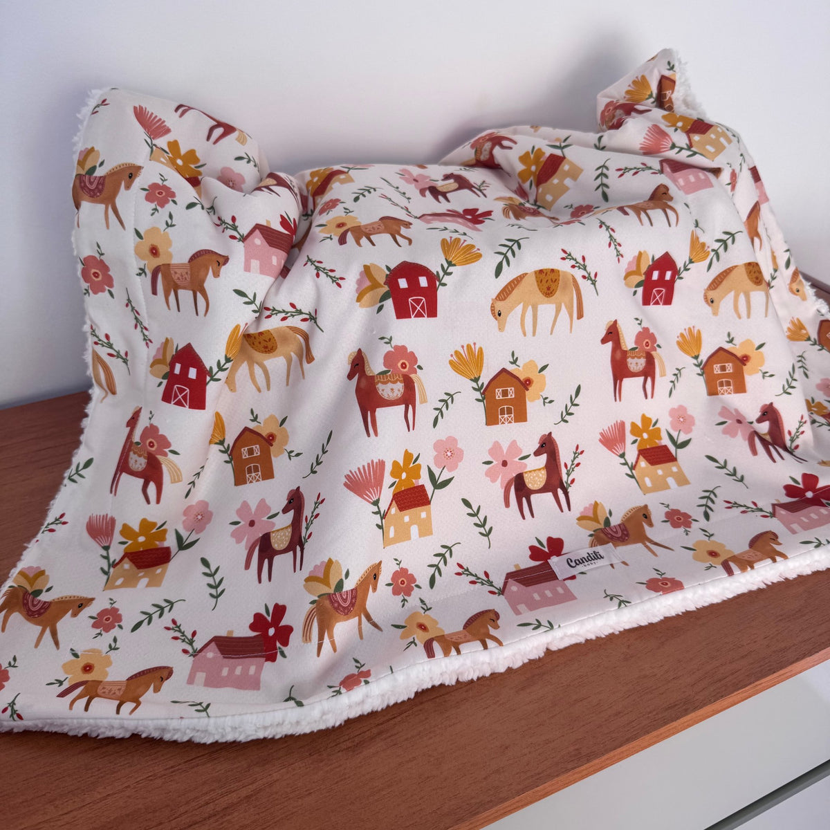 Cobertor de Bebê Carneirinho Sherpa - Cavalinhos e Flores