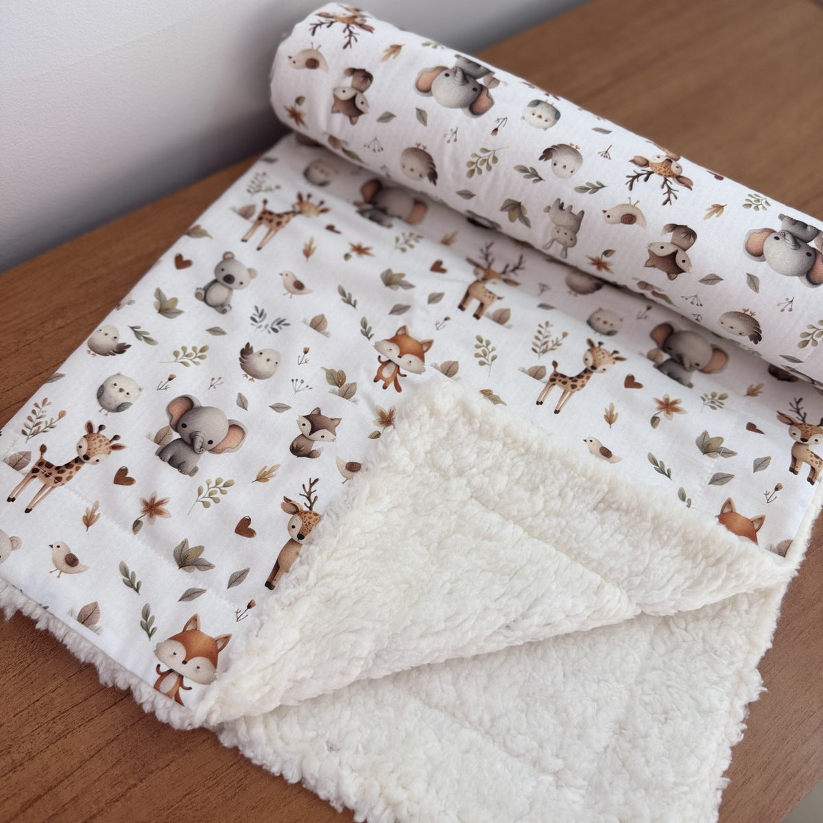 Cobertor de Bebê Carneirinho Sherpa - Bichinhos na Floresta