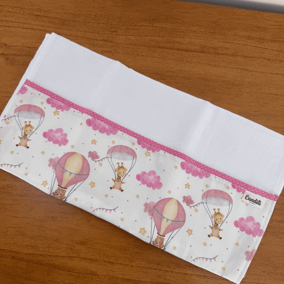 Fralda de Ombro Premium 100% Algodão - Balões e Paraquedas Rosa