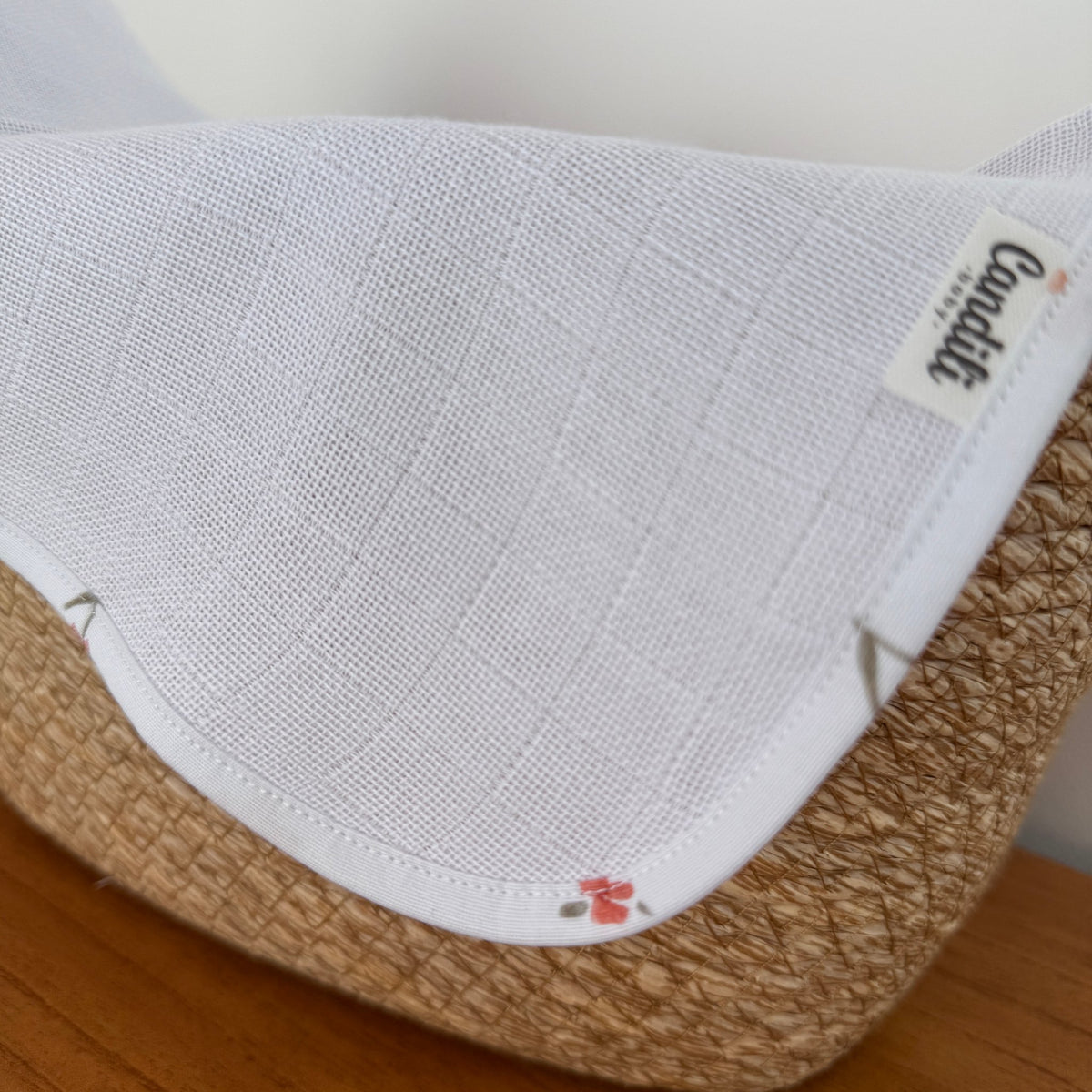 Fralda de Boca Slim Premium 100% Algodão - Flores e Folhas