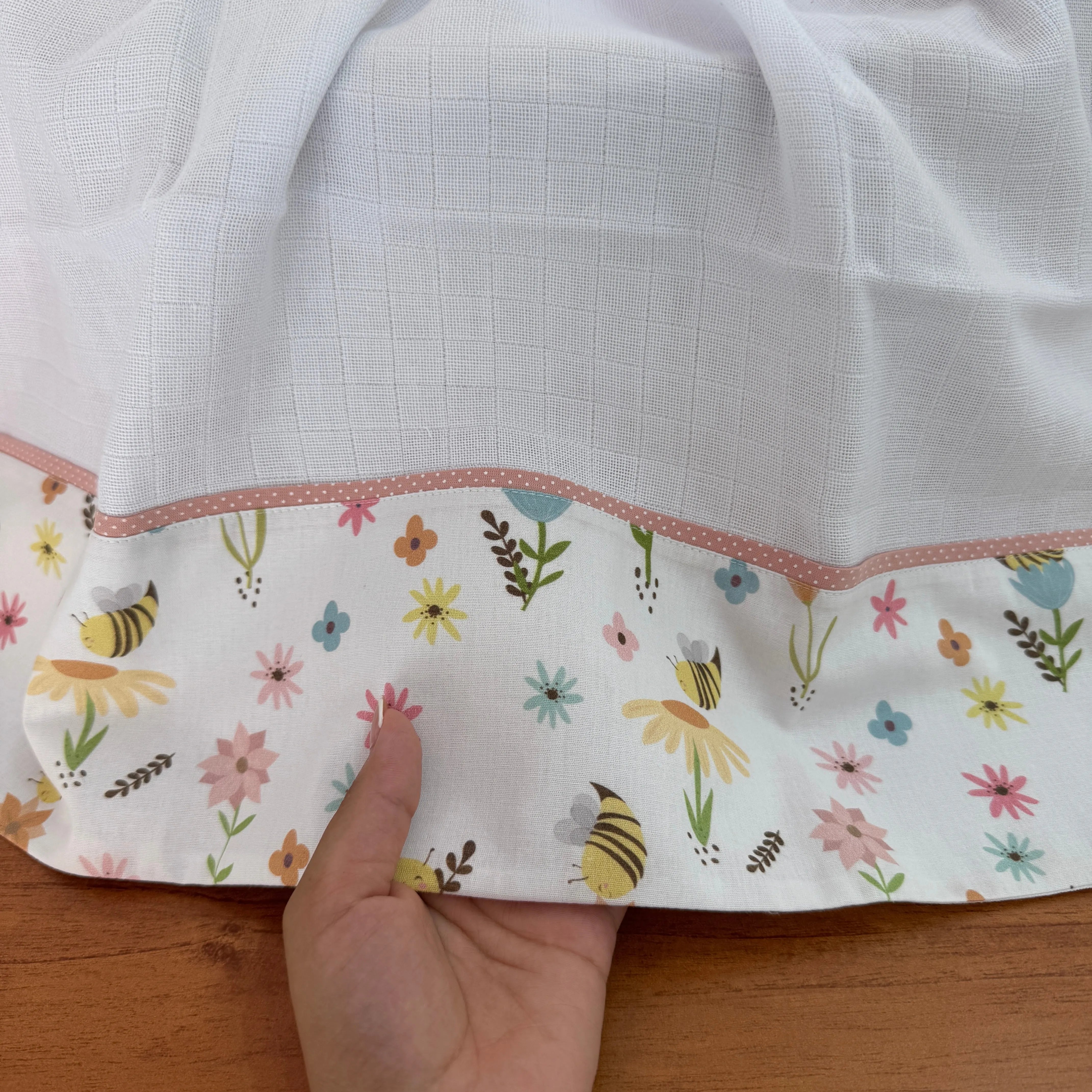 Fralda Grande Multiuso - Abelhas no Jardim