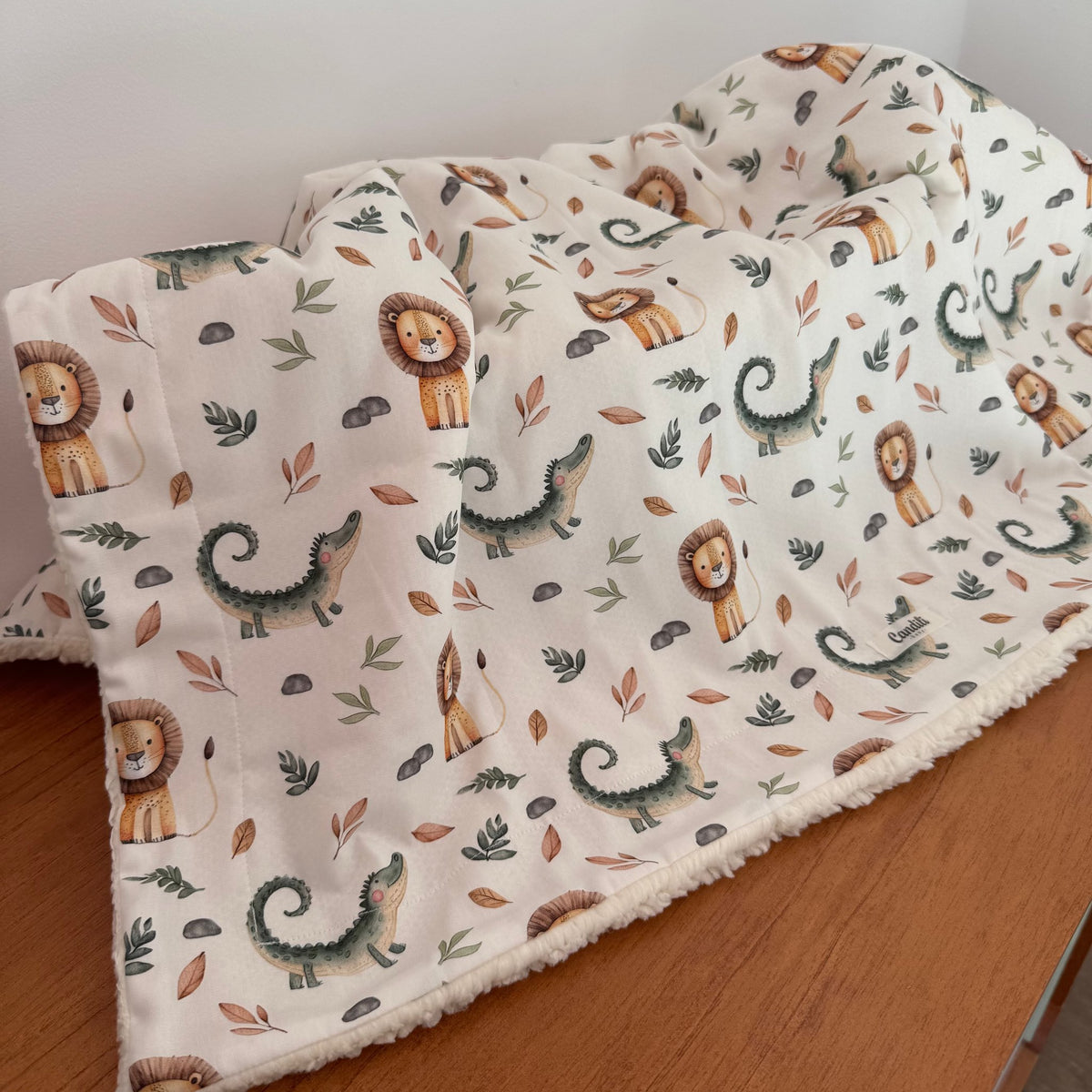 Cobertor de Bebê Carneirinho Sherpa - Leão e Jacaré