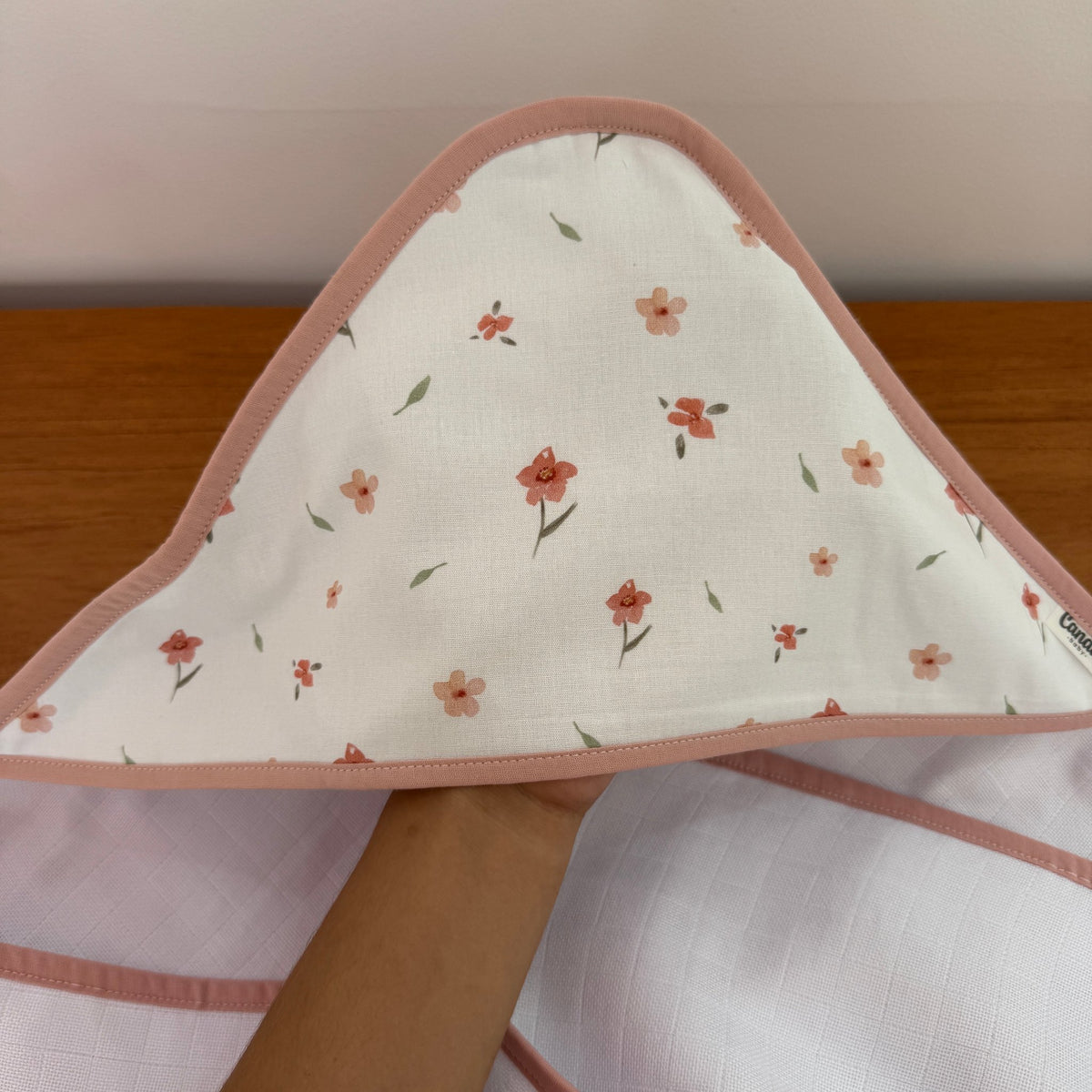 Toalha de Banho Bebê Fralda com Capuz Premium 100% Algodão - Flores e Folhas