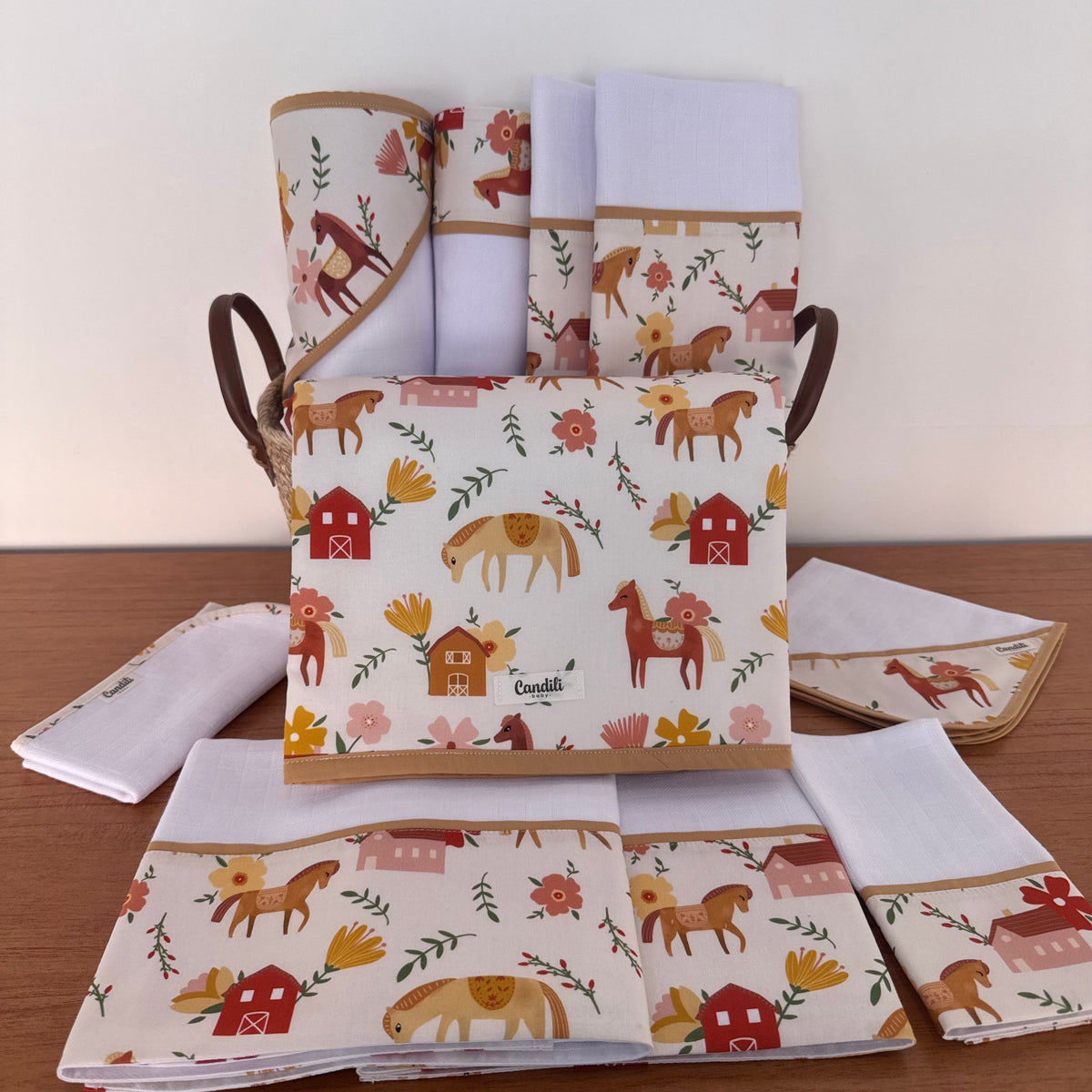 Kit Enxoval Ternura 10 peças – Cavalinhos e Flores