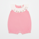 Macacão Curto Rosa Com Babado Pássaros – Mini&Co