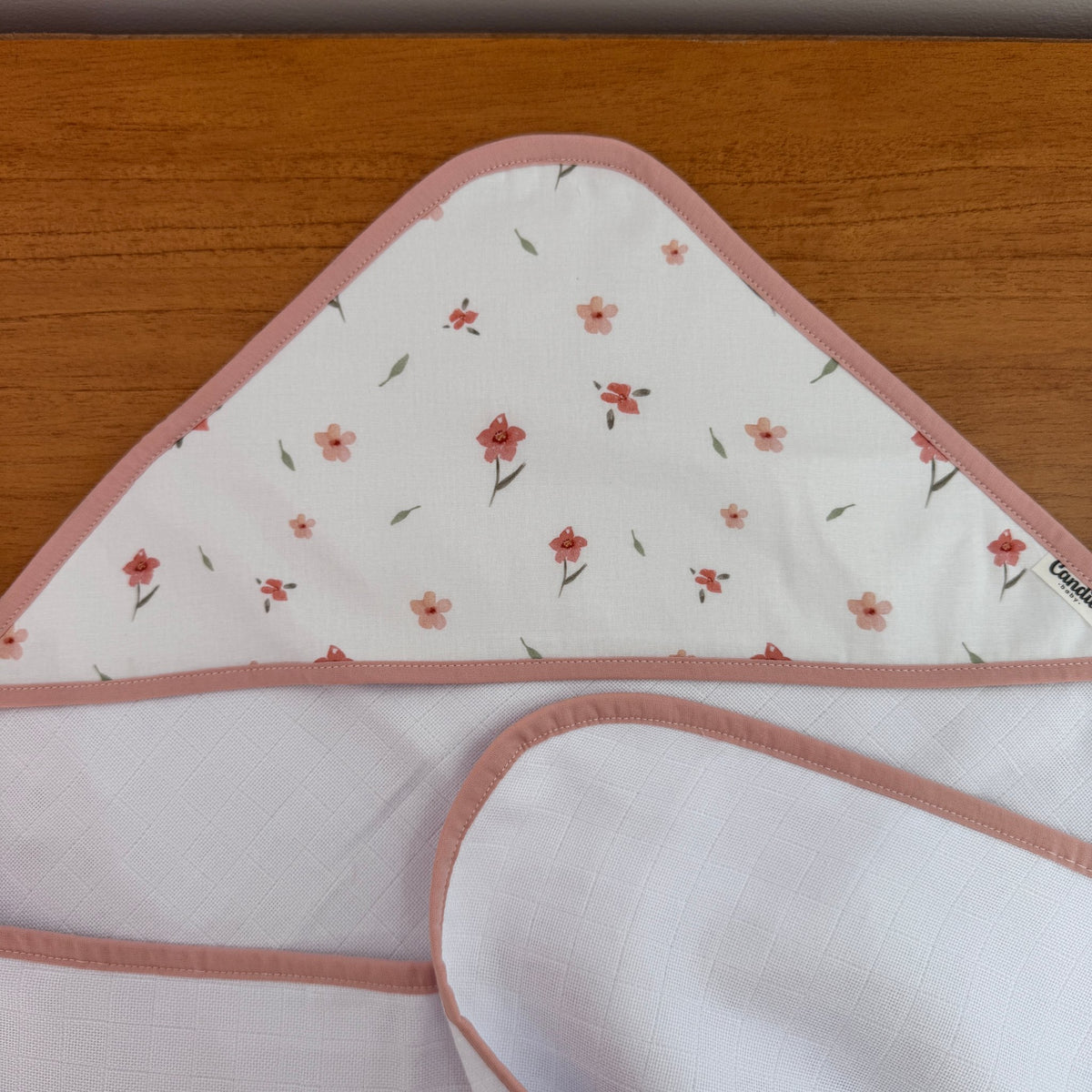 Toalha de Banho Bebê Fralda com Capuz Premium 100% Algodão - Flores e Folhas