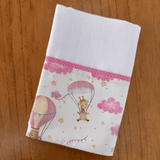 Kit Passeio 3 Peças: Fralda de Boca, Fralda de Ombro e Fralda Multiuso - Balões e Paraquedas Rosa
