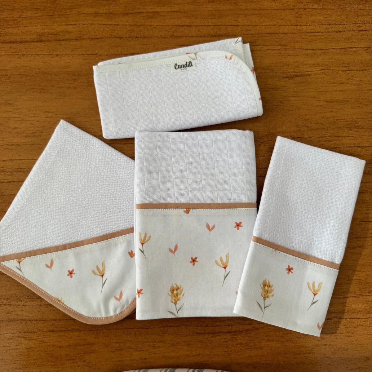 Kit Enxoval Encanto 4 Peças – Flores do Bosque