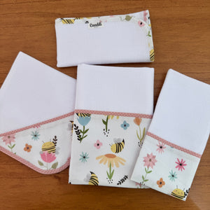 Kit Encanto 4 Peças: Fraldas de Boca e Fralda de Ombro - Abelhas no Jardim