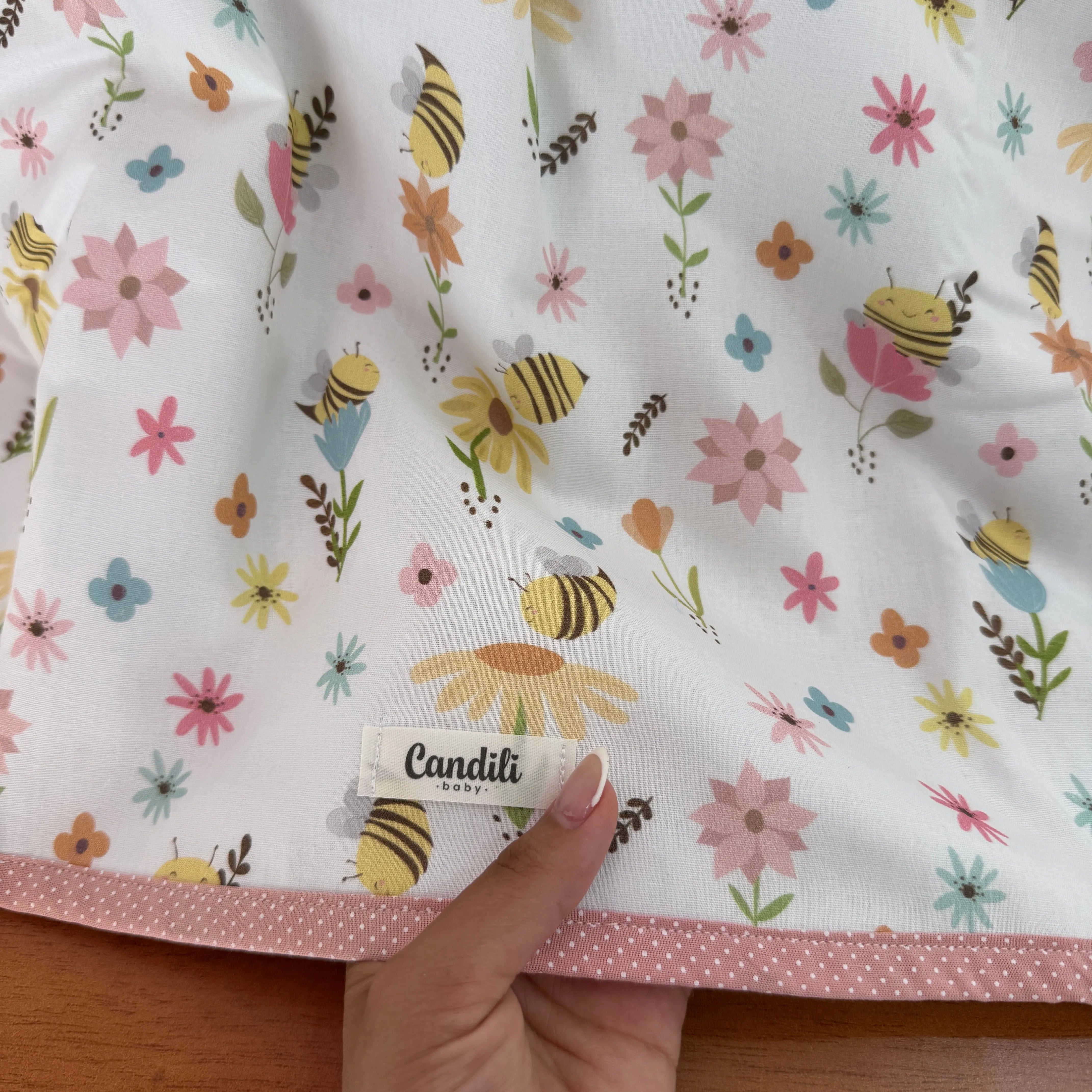 Manta Dupla Face - Abelhas no Jardim