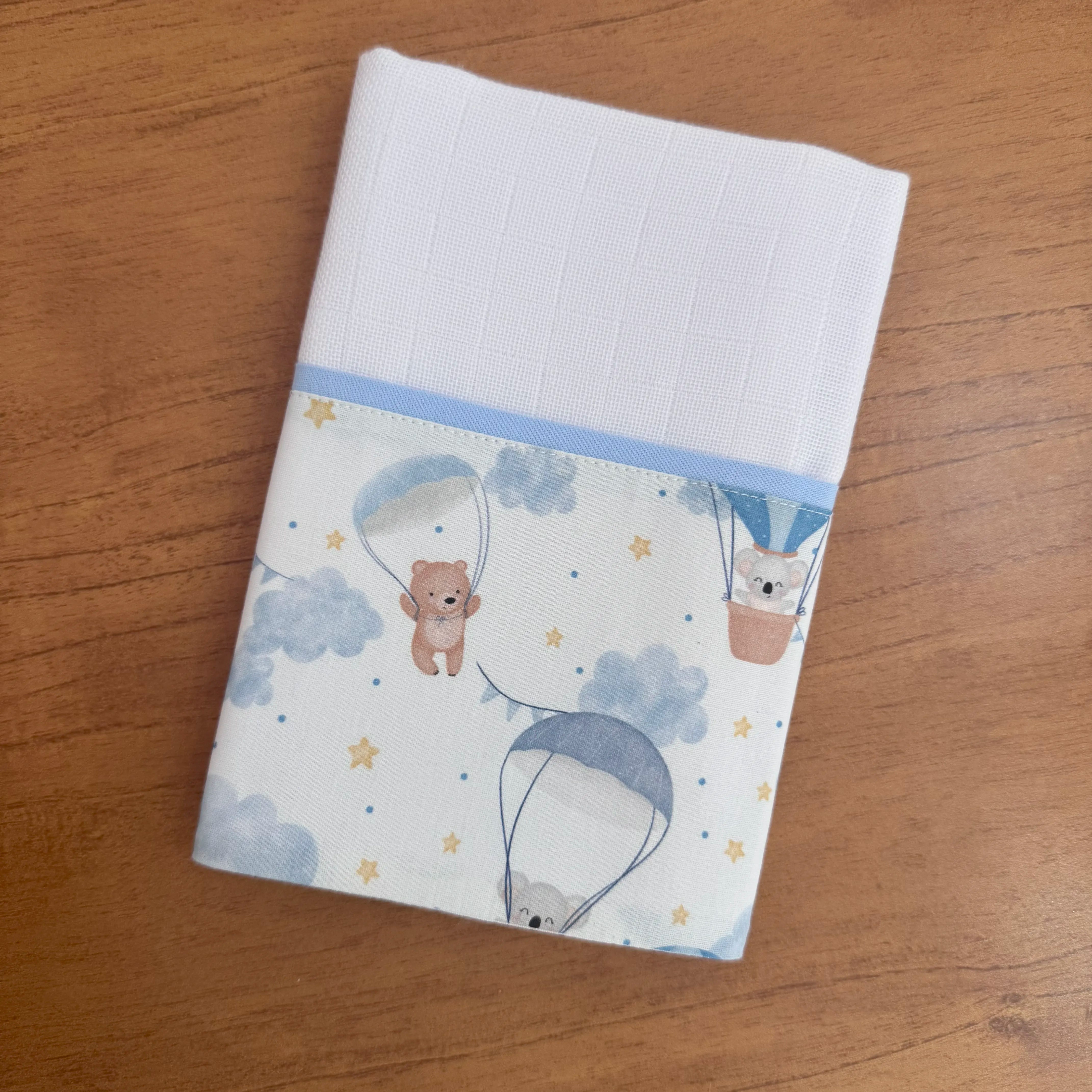 Kit Amamentação 2 Peças: Fralda de Ombro e Fralda de Boca - Balões e Paraquedas Azul
