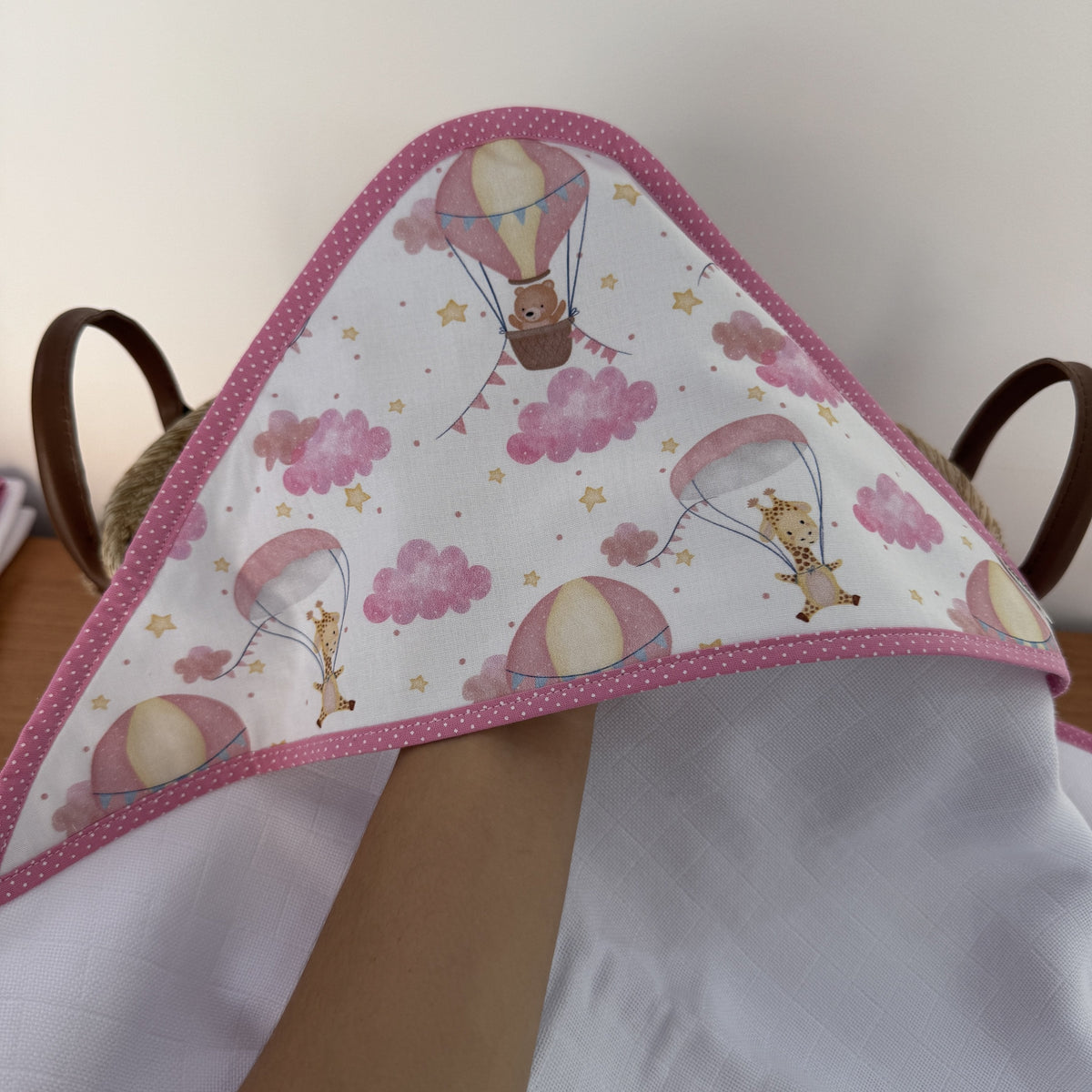 Toalha de Banho Bebê Fralda com Capuz Premium 100% Algodão - Balões e Paraquedas Rosa