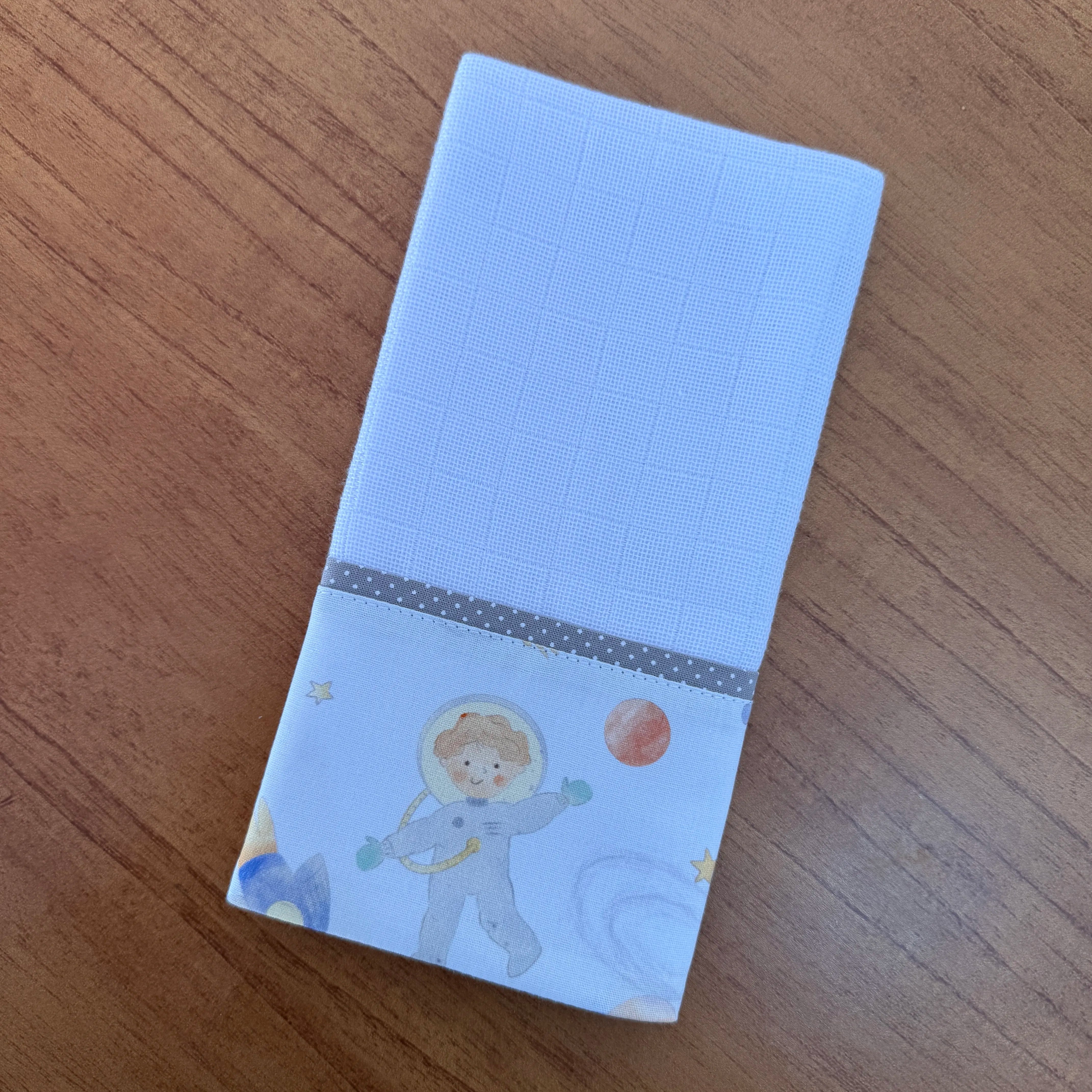 Kit Essencial 5 Peças: Fraldas de Boca, Fralda de Ombro e Fralda Multiuso - Pequeno Astronauta