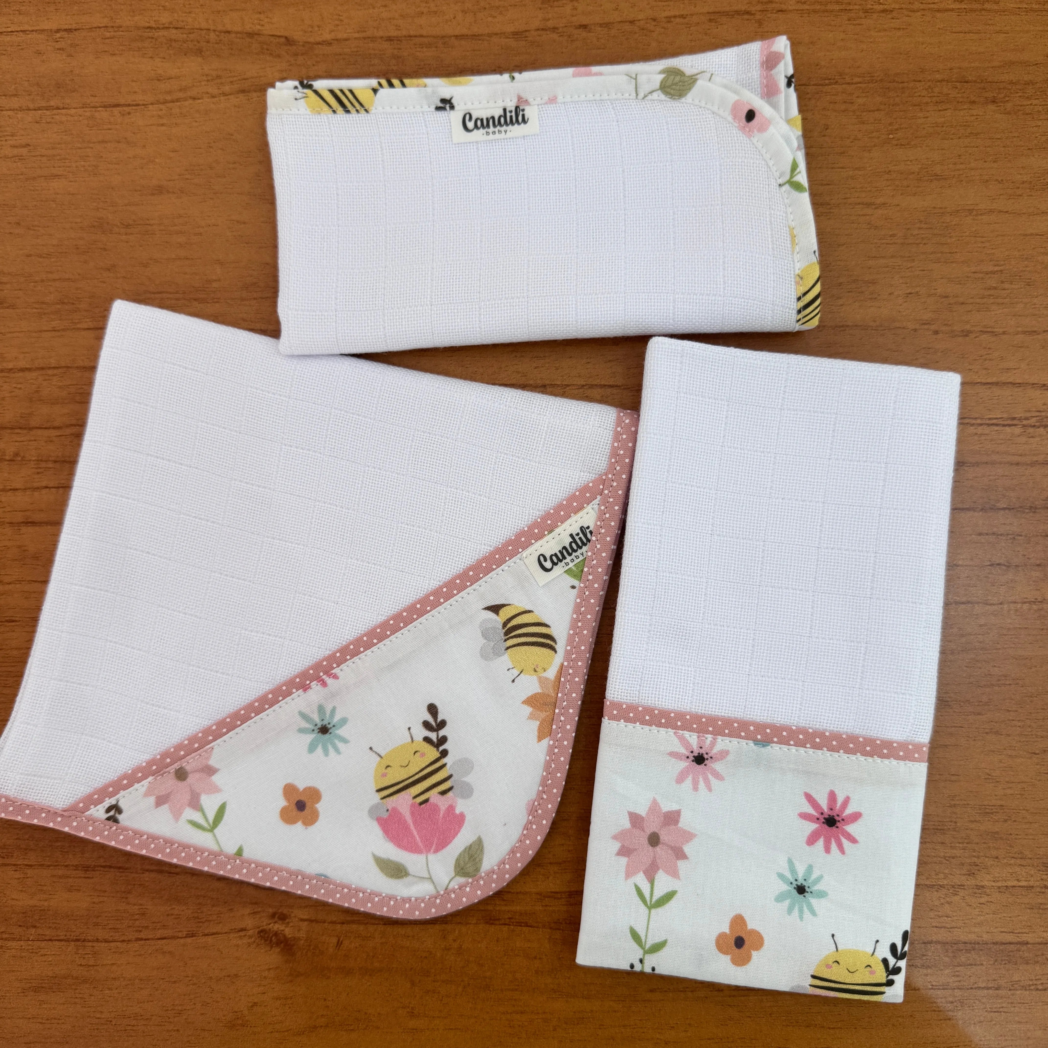 Kit Fraldas de Boca 3 Peças - Abelhas no Jardim