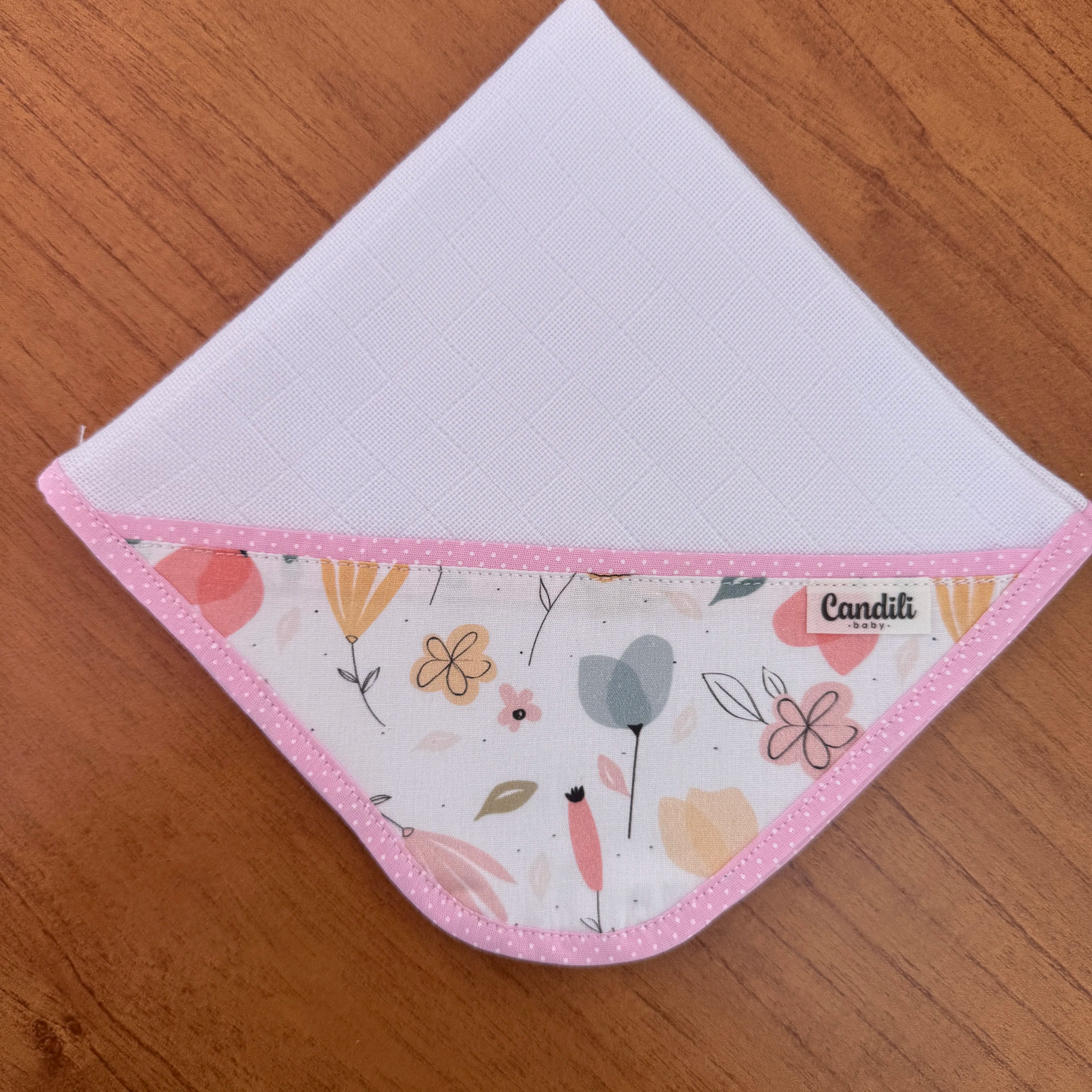 Kit Afeto 6 Peças: Fraldas de Boca, Fralda de Ombro, Fralda Multiuso e Toalha de Banho - Floral