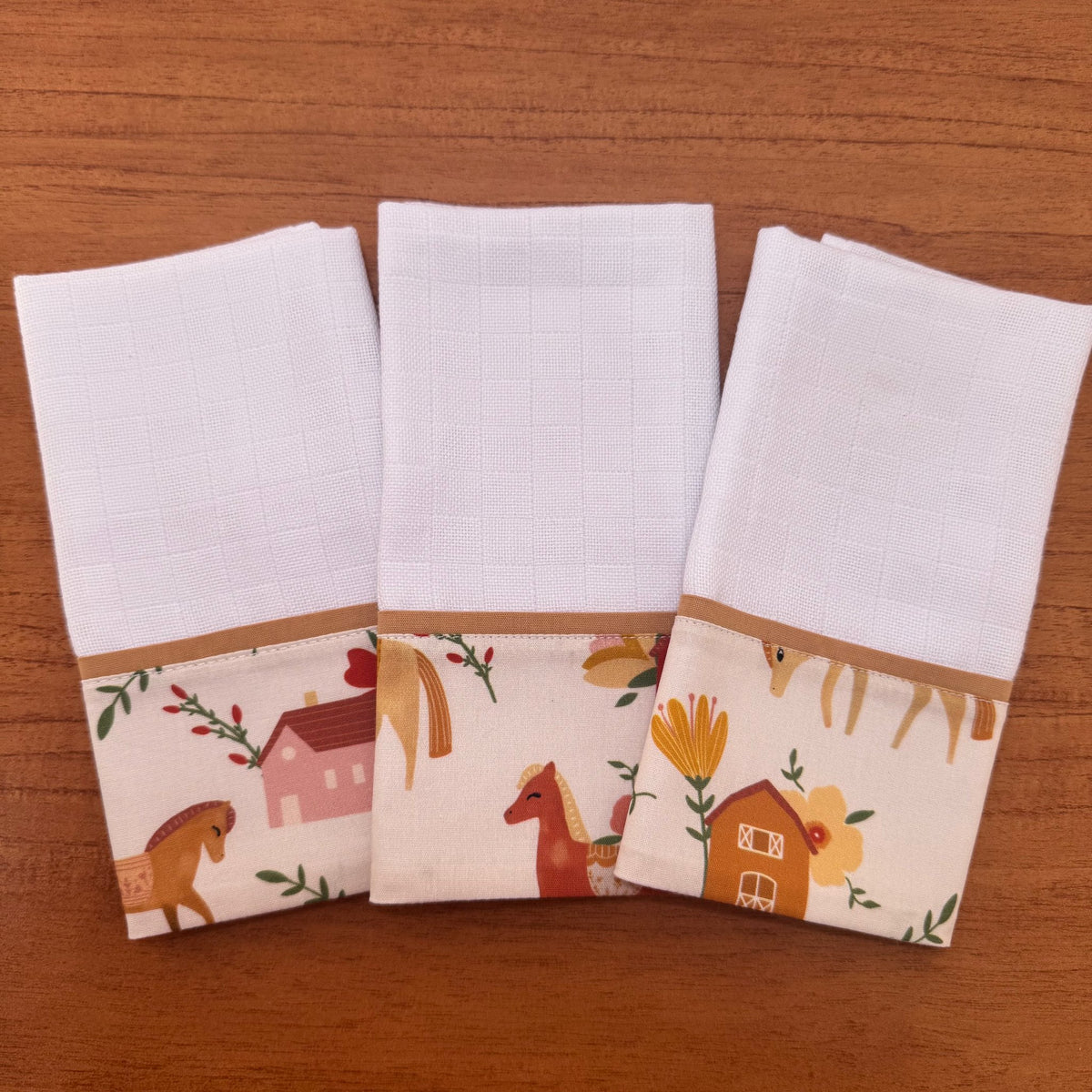 Kit Enxoval Maternidade 20 peças – Cavalinhos e Flores