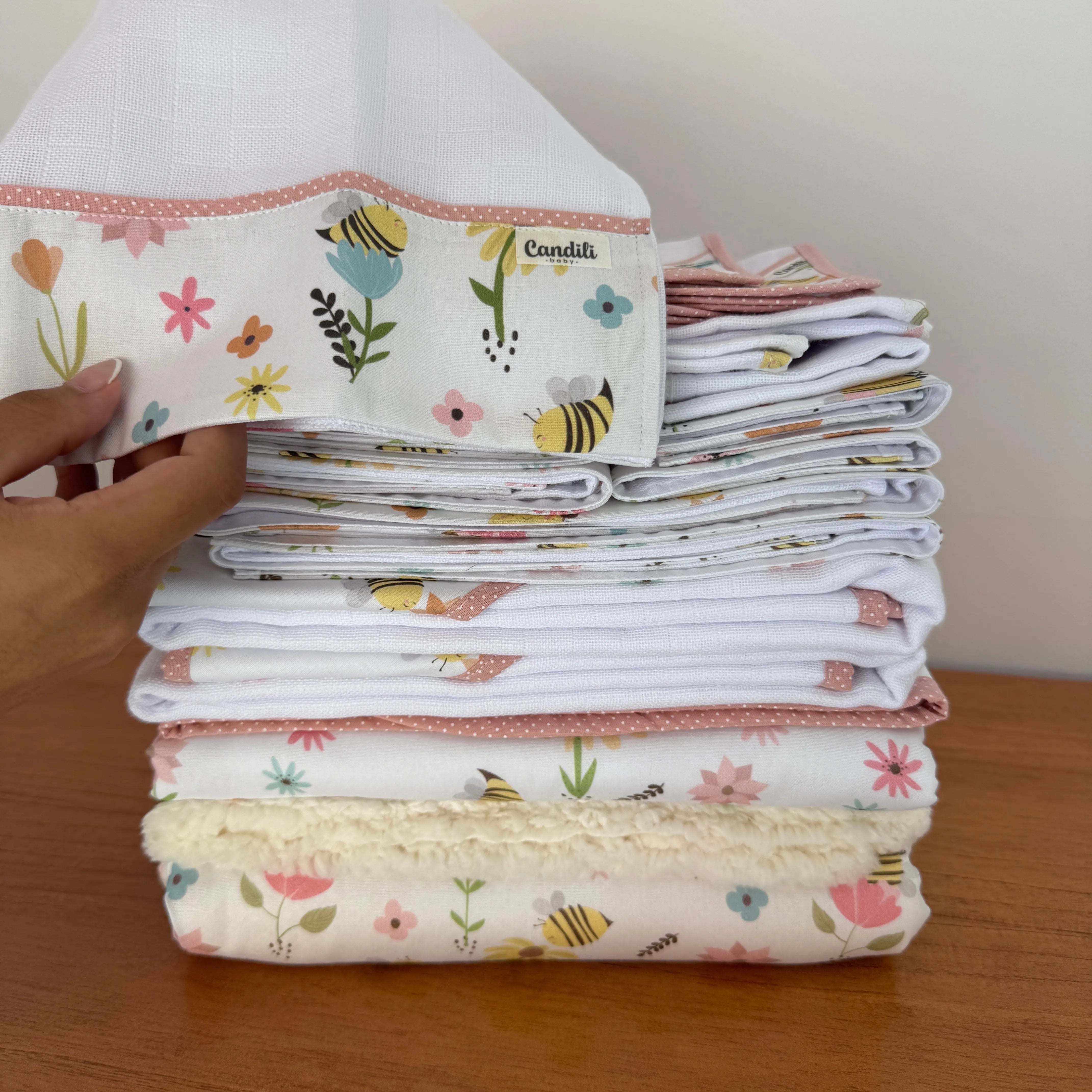 Kit Maternidade 20 peças - Abelhas no Jardim