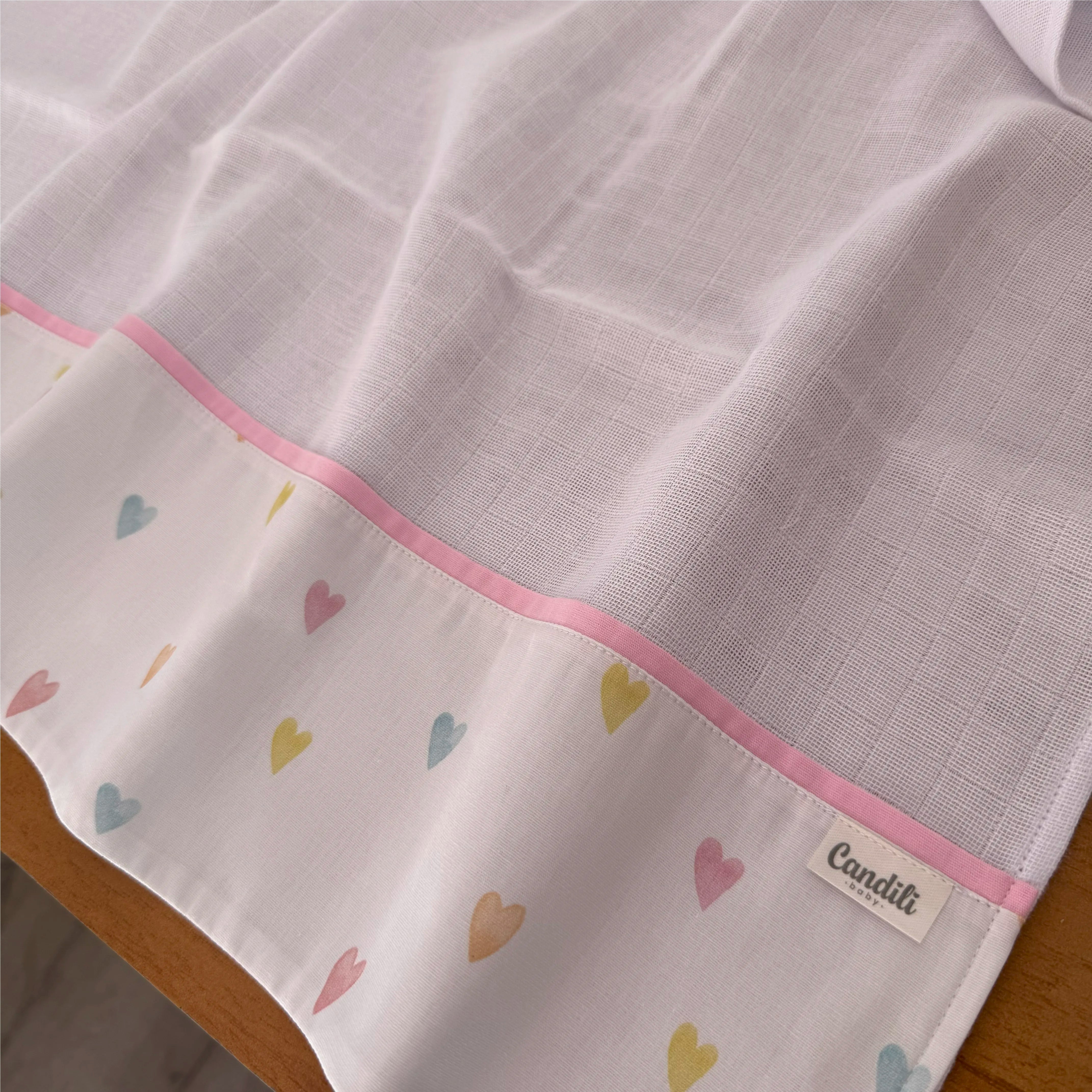 Fralda Multiuso - Corações Coloridos