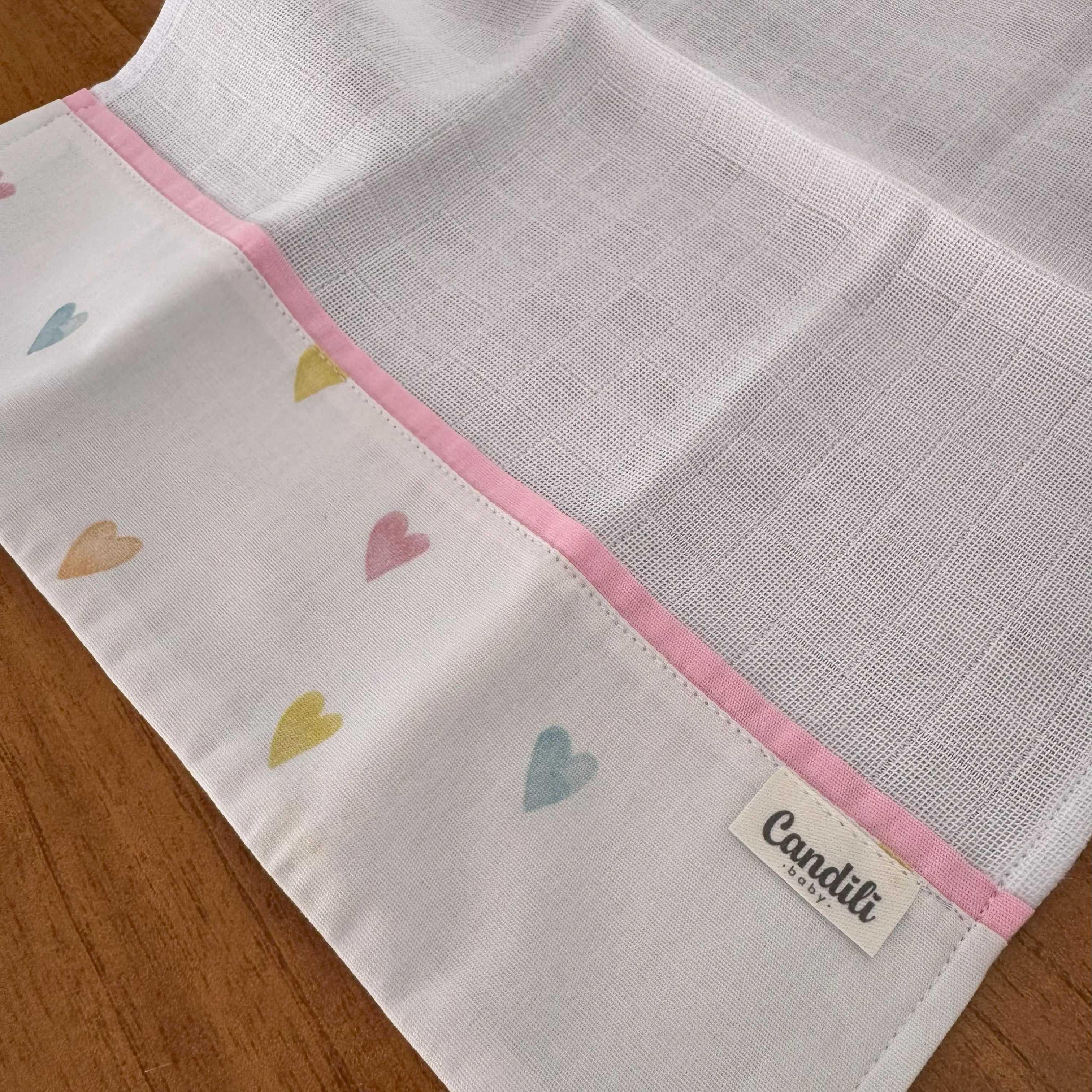 Fralda de Boca Barradinho - Corações Coloridos