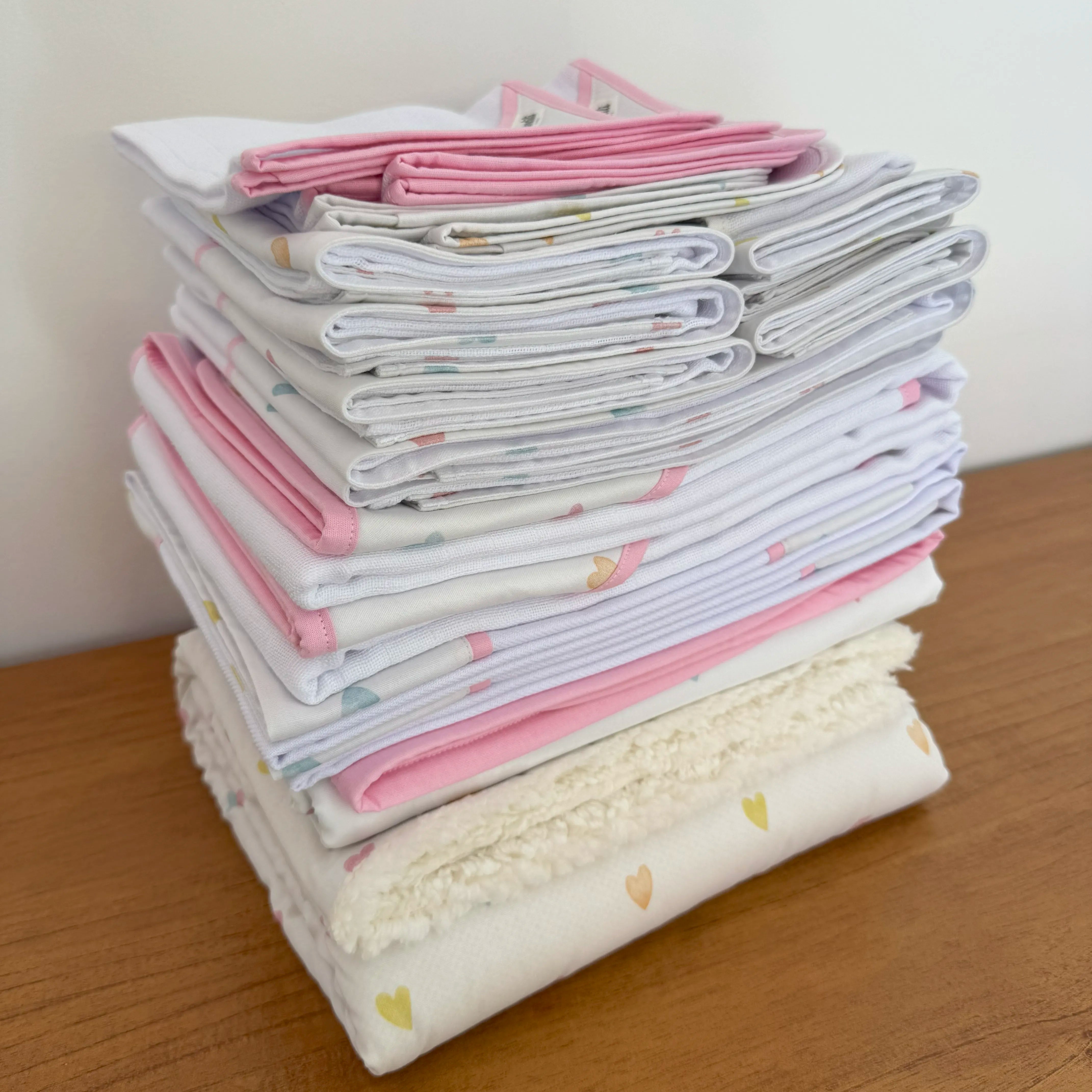 Kit Maternidade 20 peças - Corações Coloridos