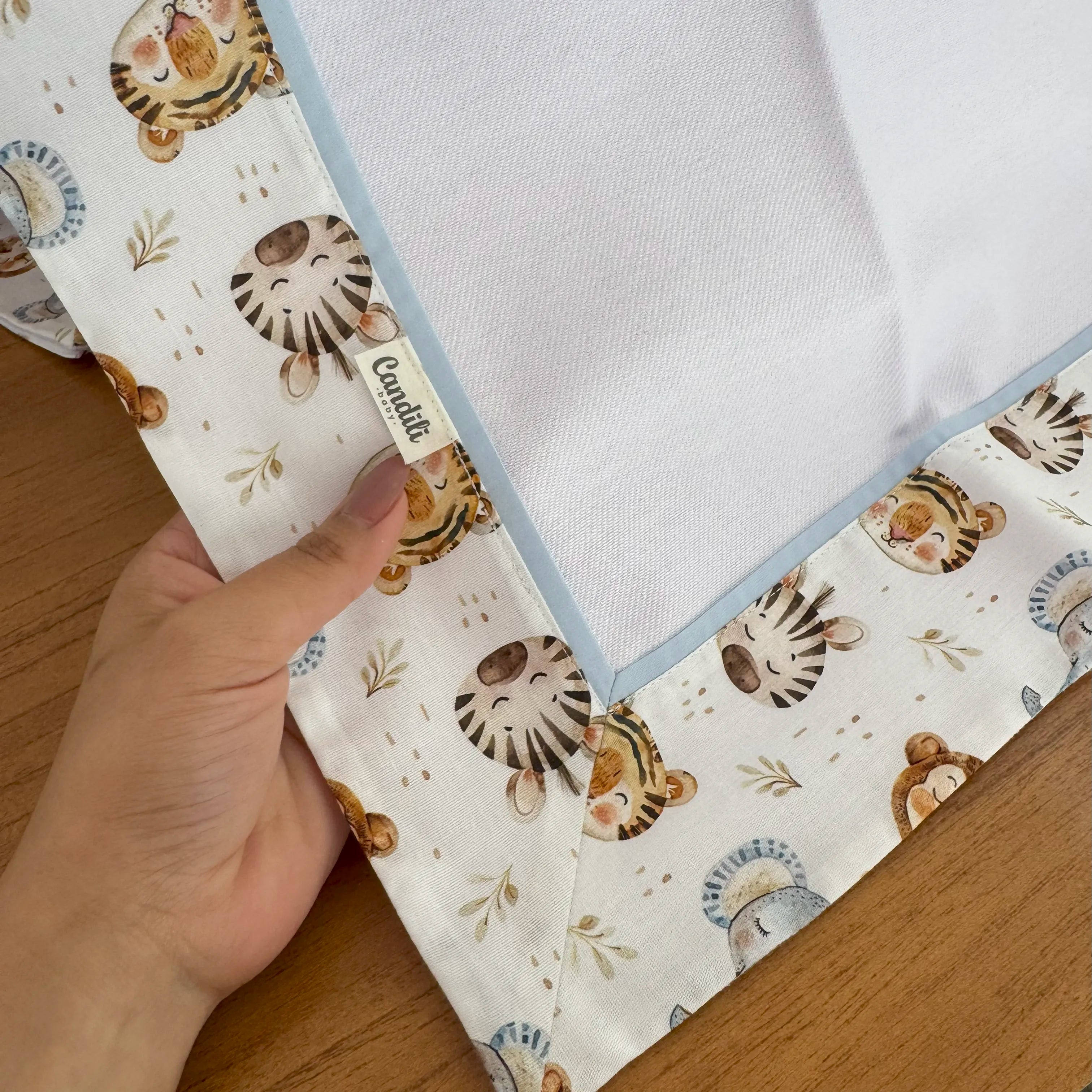 Cueiro Flanelado - Animais da Savana