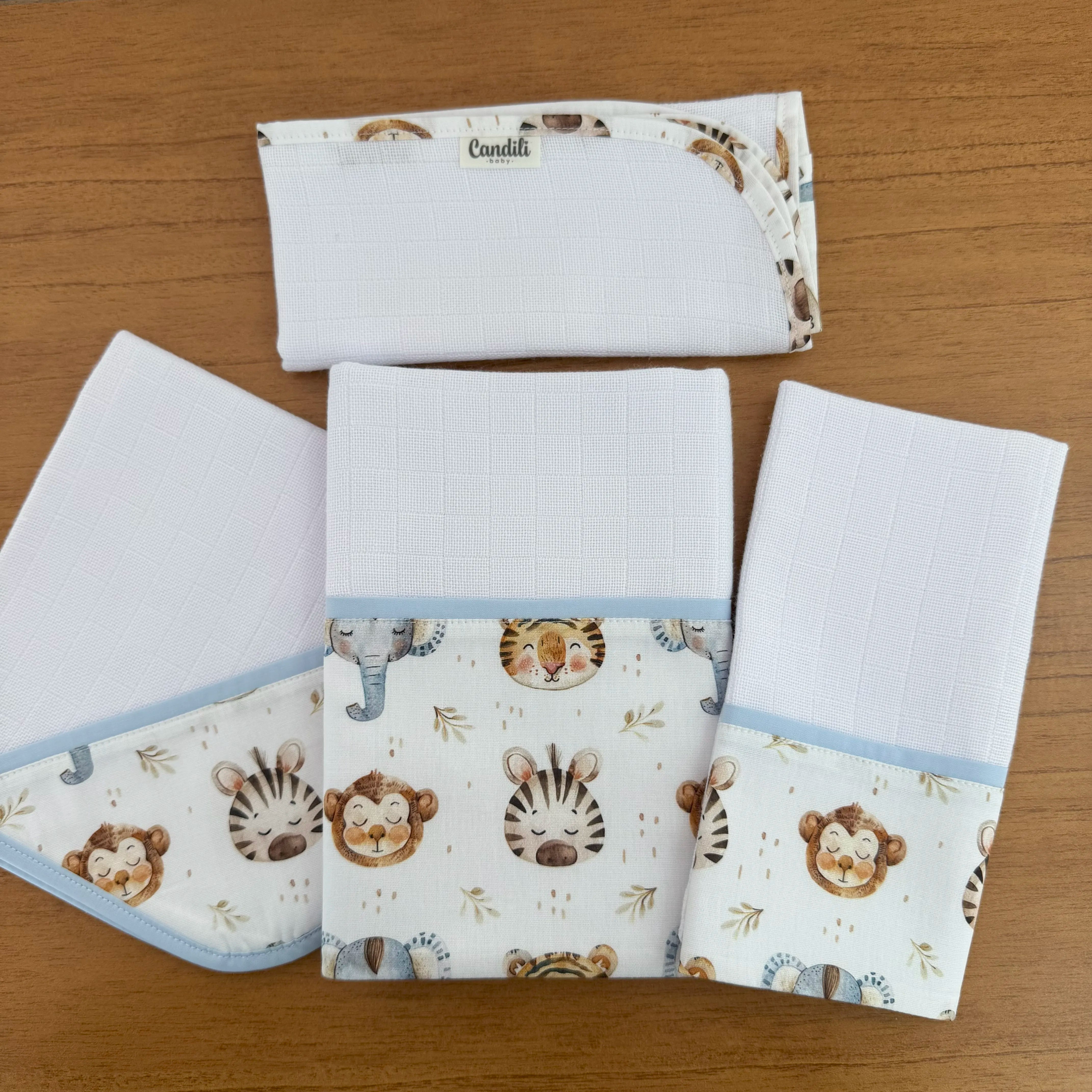 Kit Encanto 4 Peças: Fraldas de Boca e Fralda de Ombro - Animais da Savana