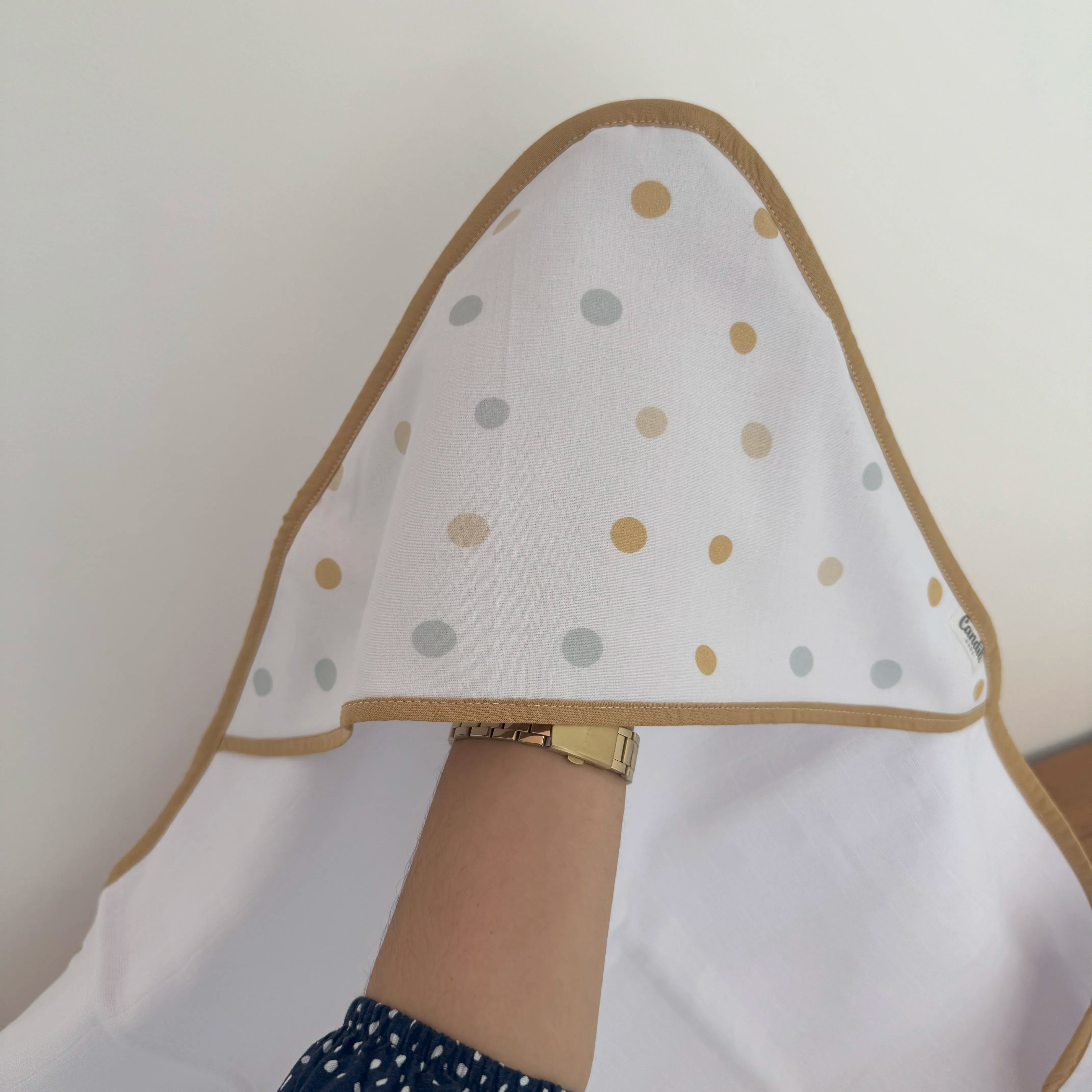 Toalha Fralda de Banho com Capuz Premium - Bolinhas Neutras