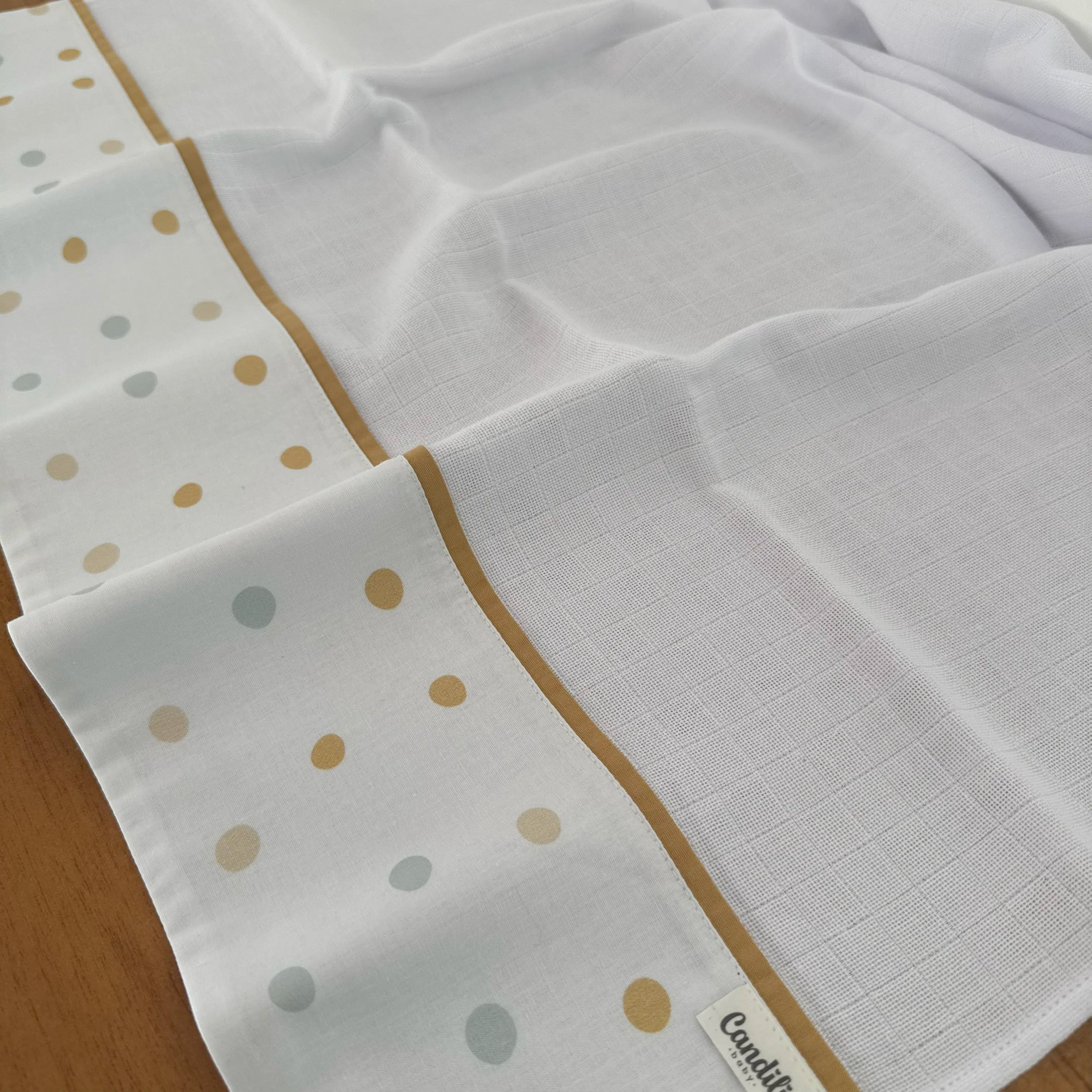 Fralda Multiuso - Bolinhas Neutras