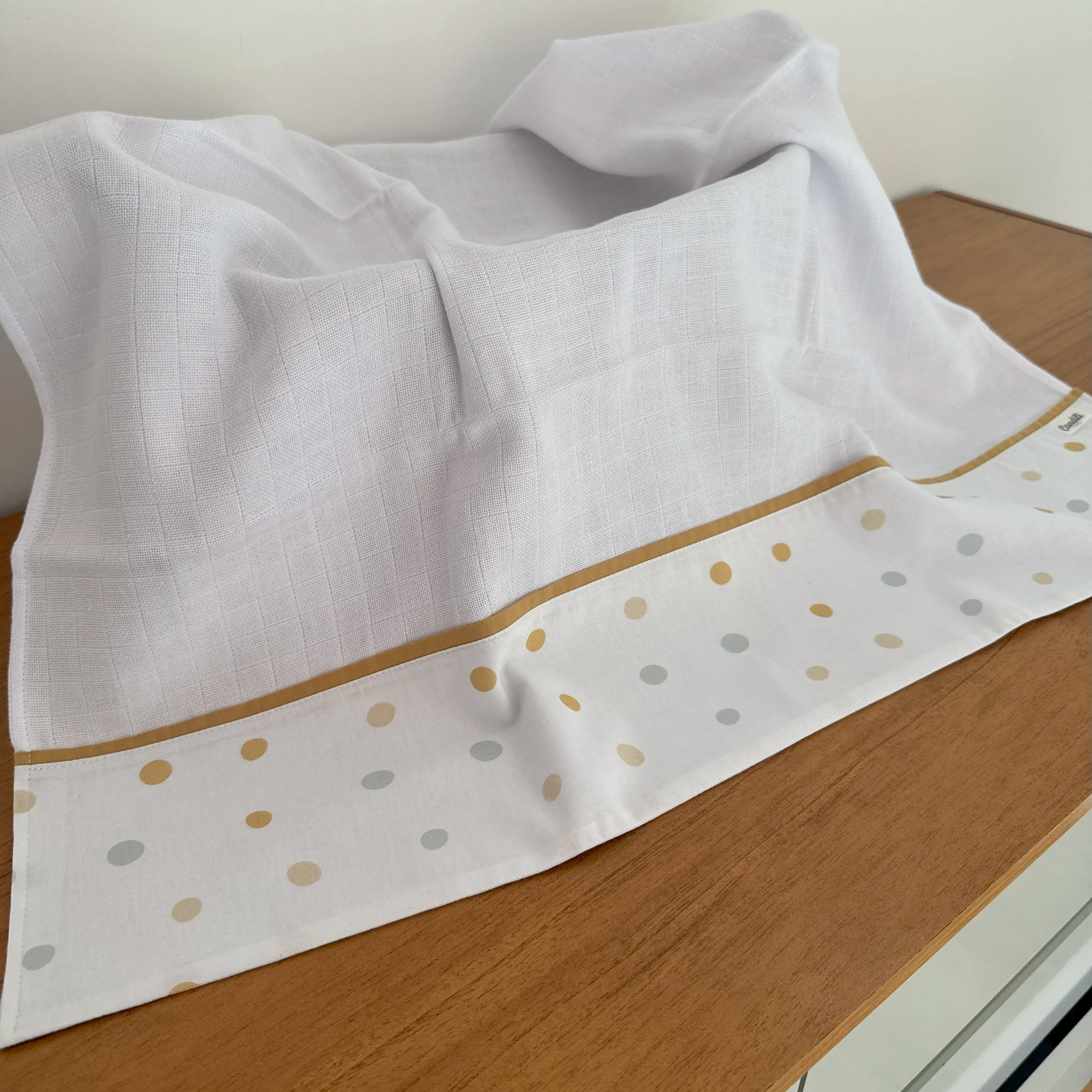 Fralda Multiuso - Bolinhas Neutras