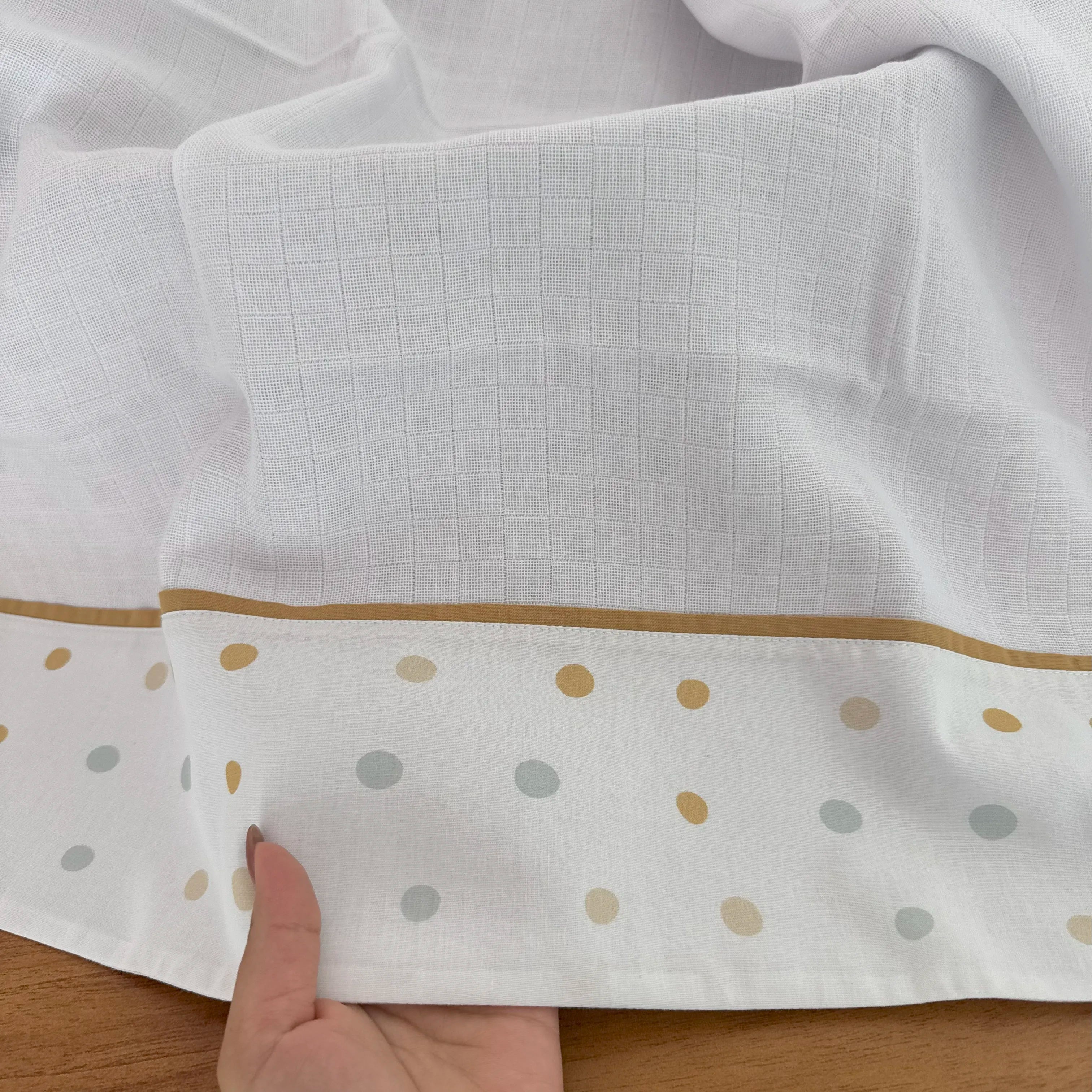 Fralda Multiuso - Bolinhas Neutras