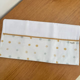 Fralda de Ombro - Bolinhas Neutras