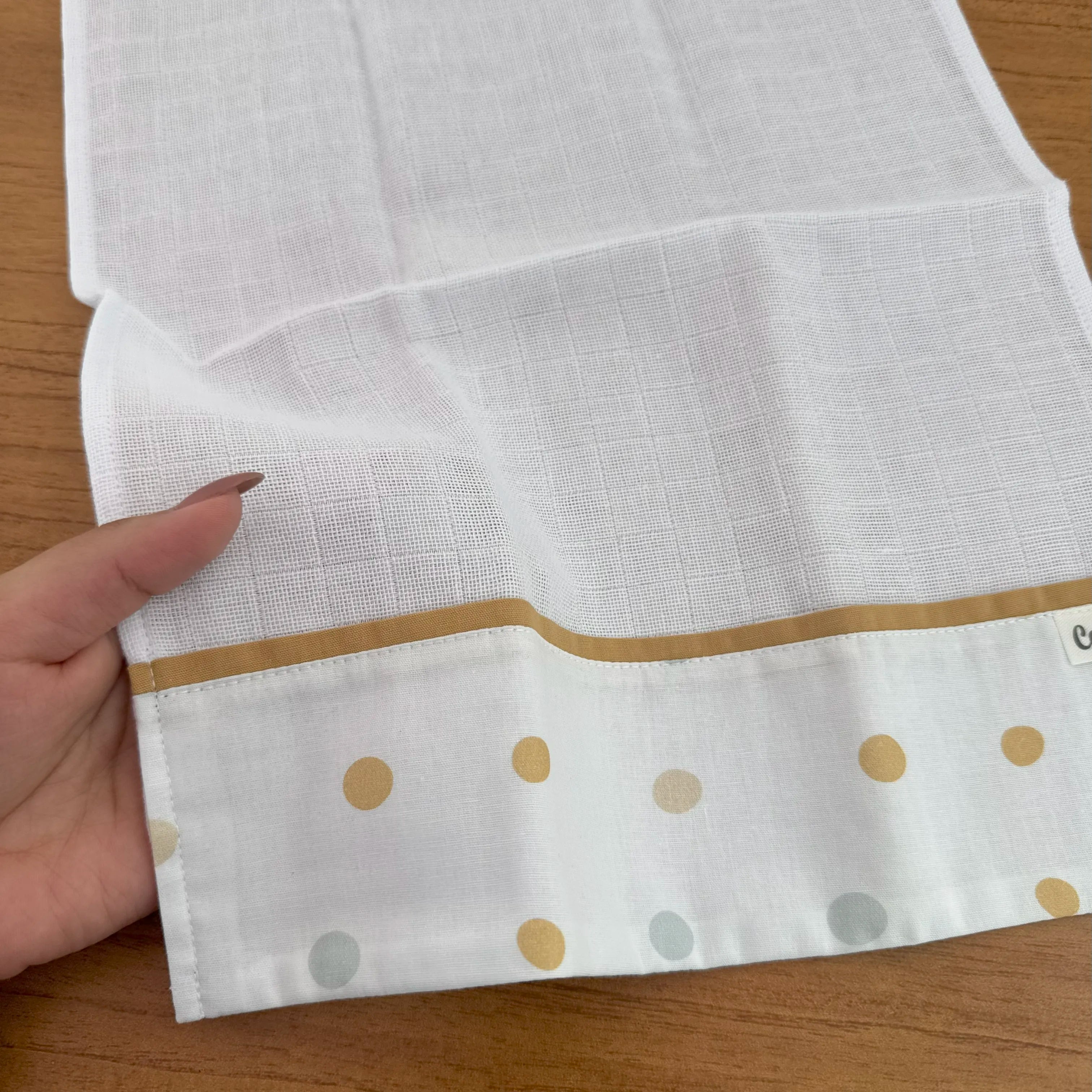 Fralda de Boca Barradinho - Bolinhas Neutras