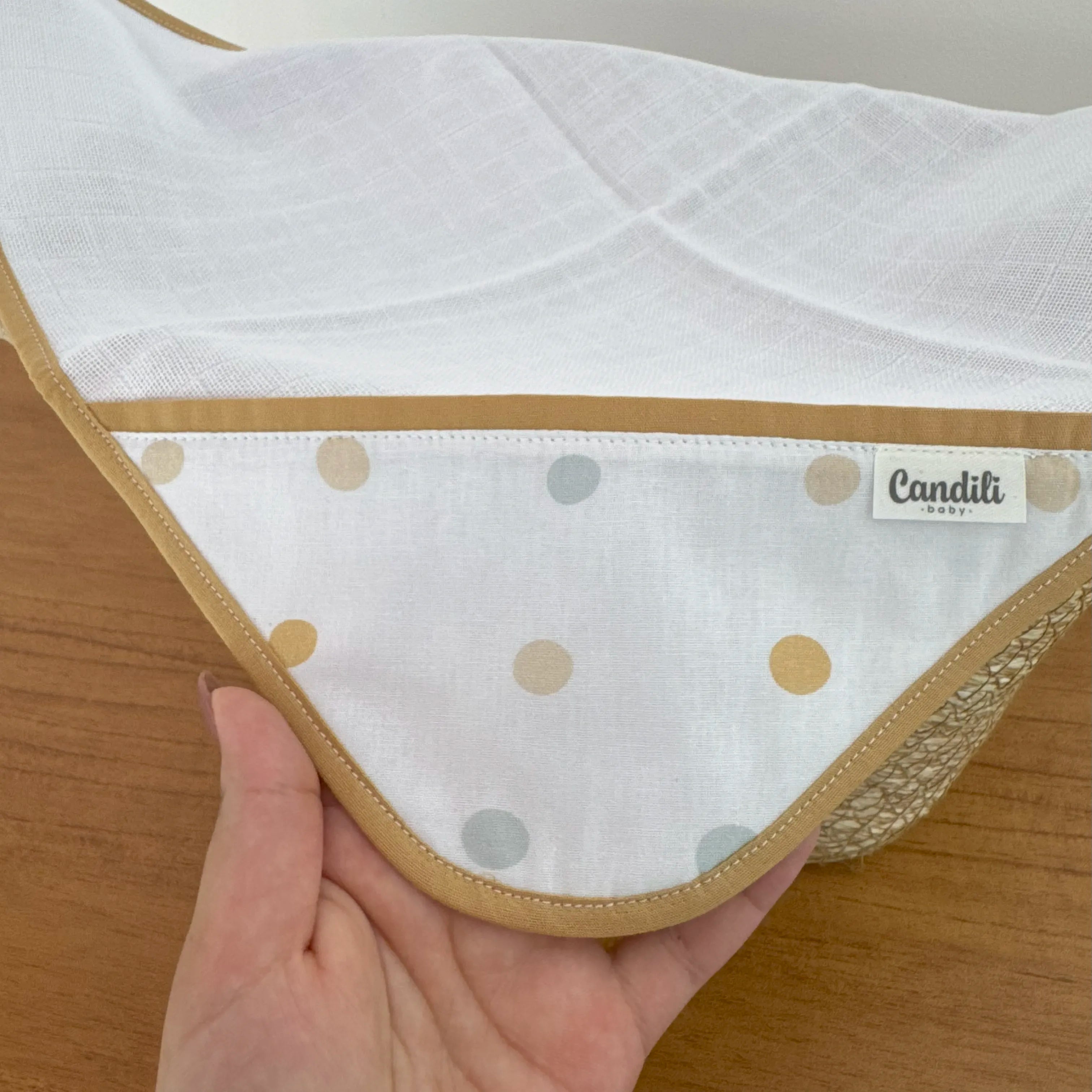 Fralda de Boca Cantinho - Bolinhas Neutras