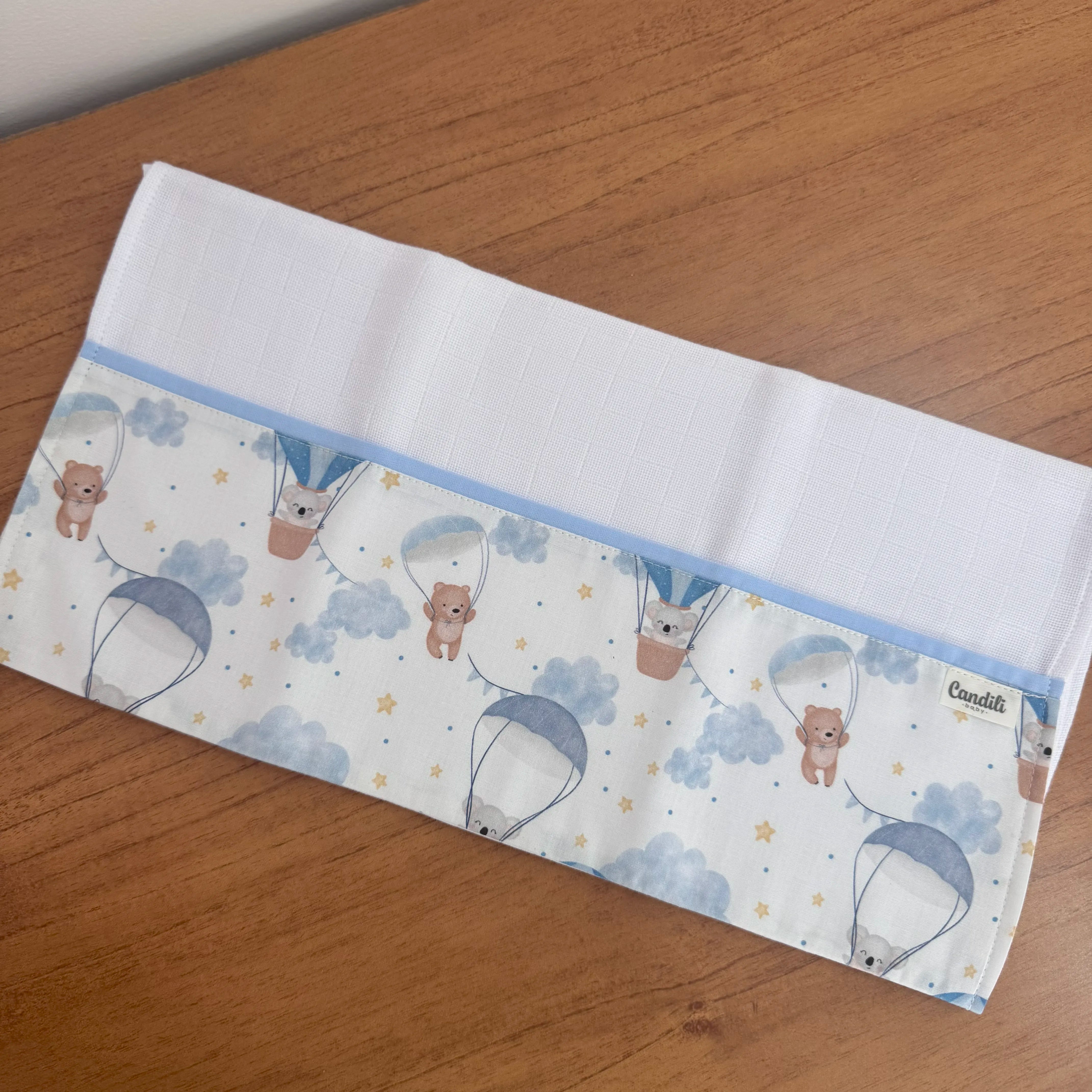 Fralda de Ombro - Balões e Paraquedas Azul