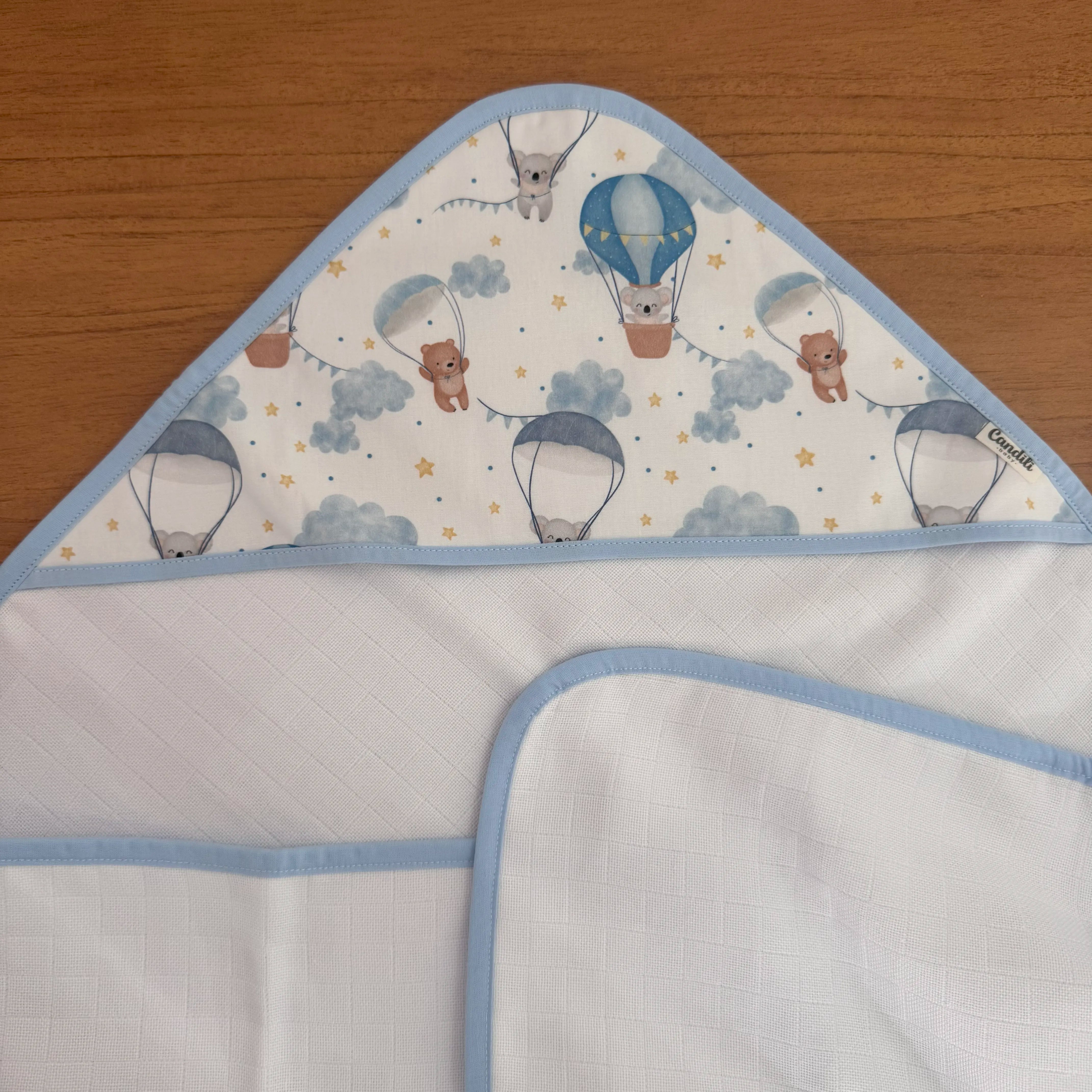 Toalha Fralda de Banho com Capuz Premium - Balões e Paraquedas Azul