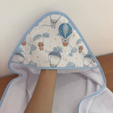 Toalha Fralda de Banho com Capuz Premium - Balões e Paraquedas Azul