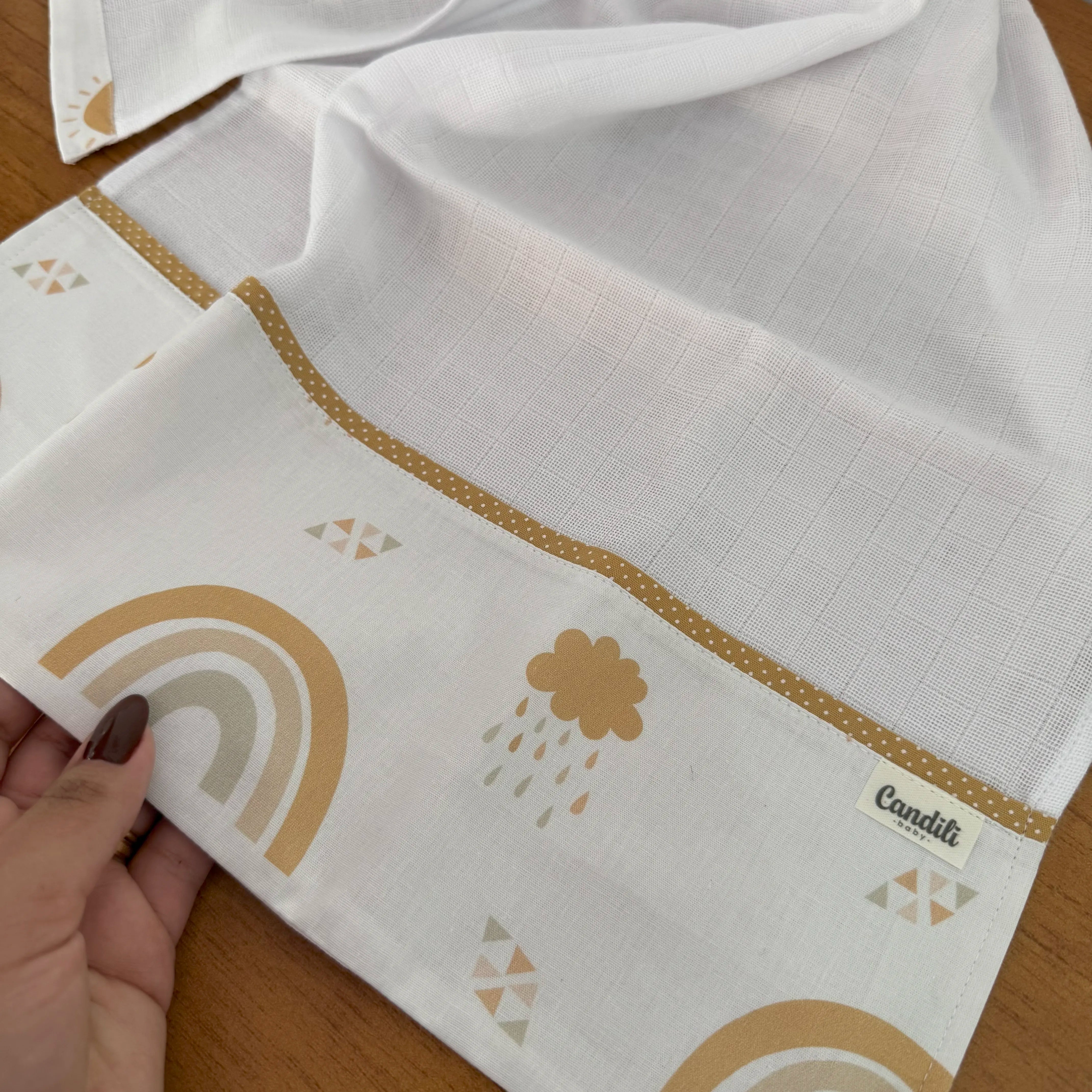 Fralda de Ombro - Arco-íris