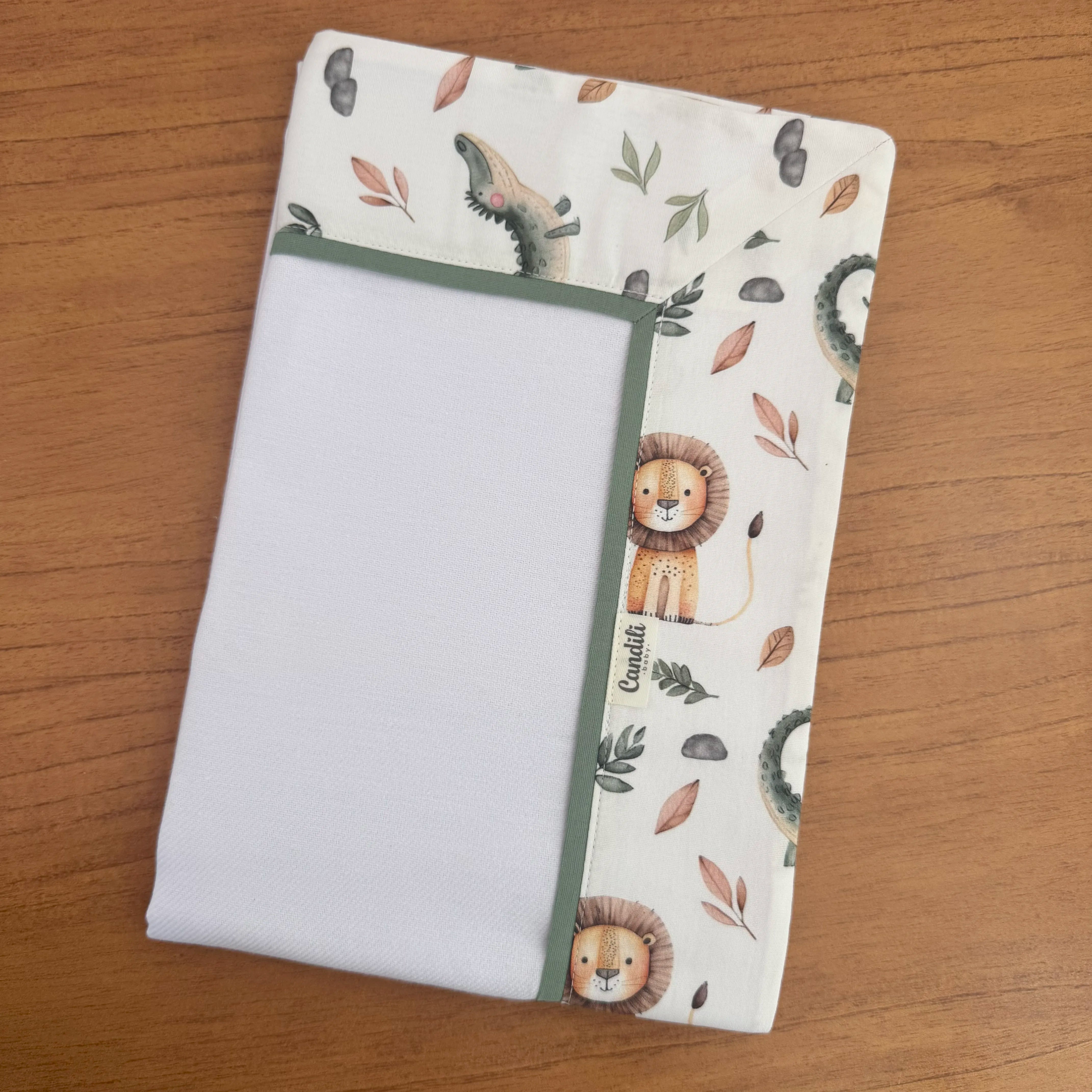 Cueiro Flanelado - Leão e Jacaré