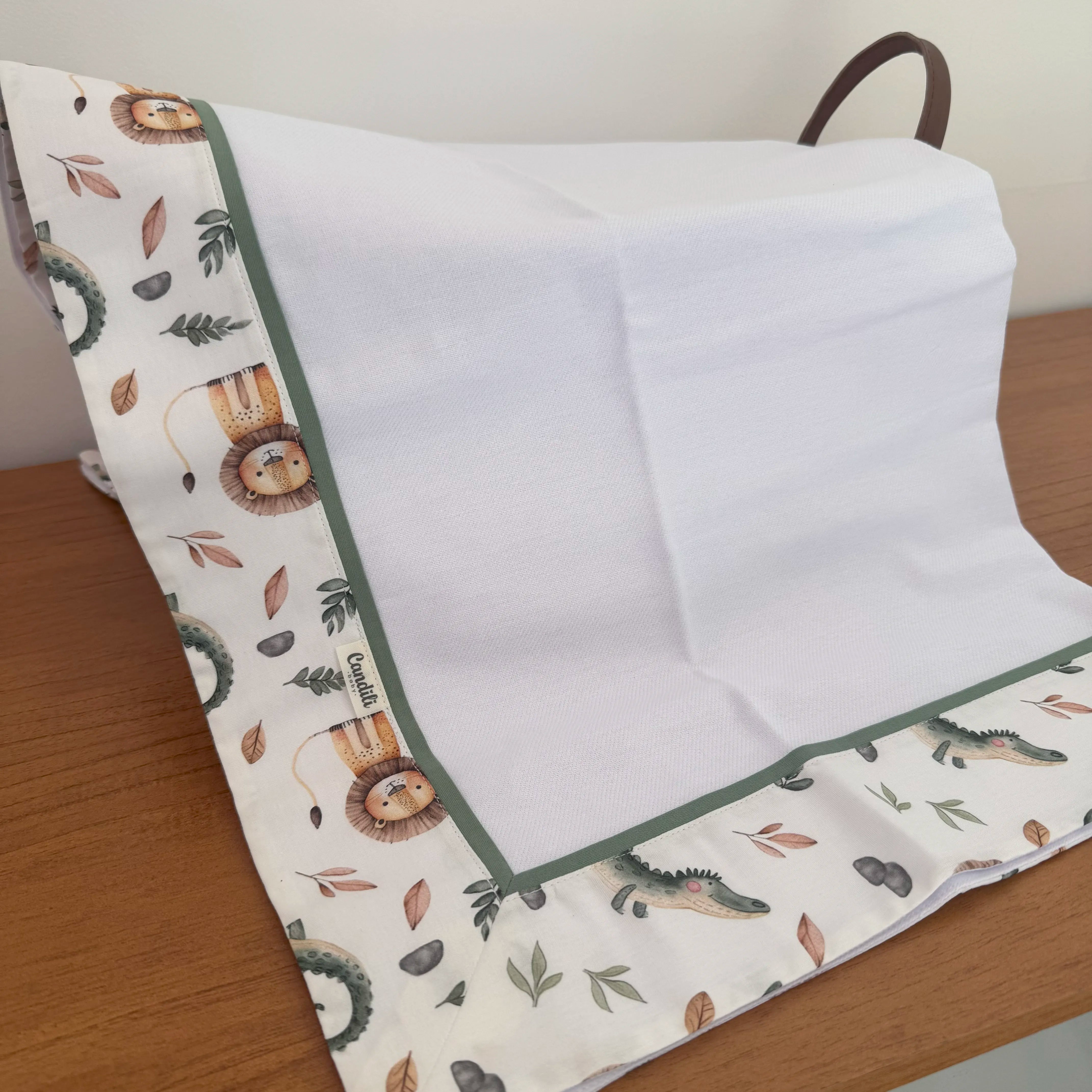 Cueiro Flanelado - Leão e Jacaré