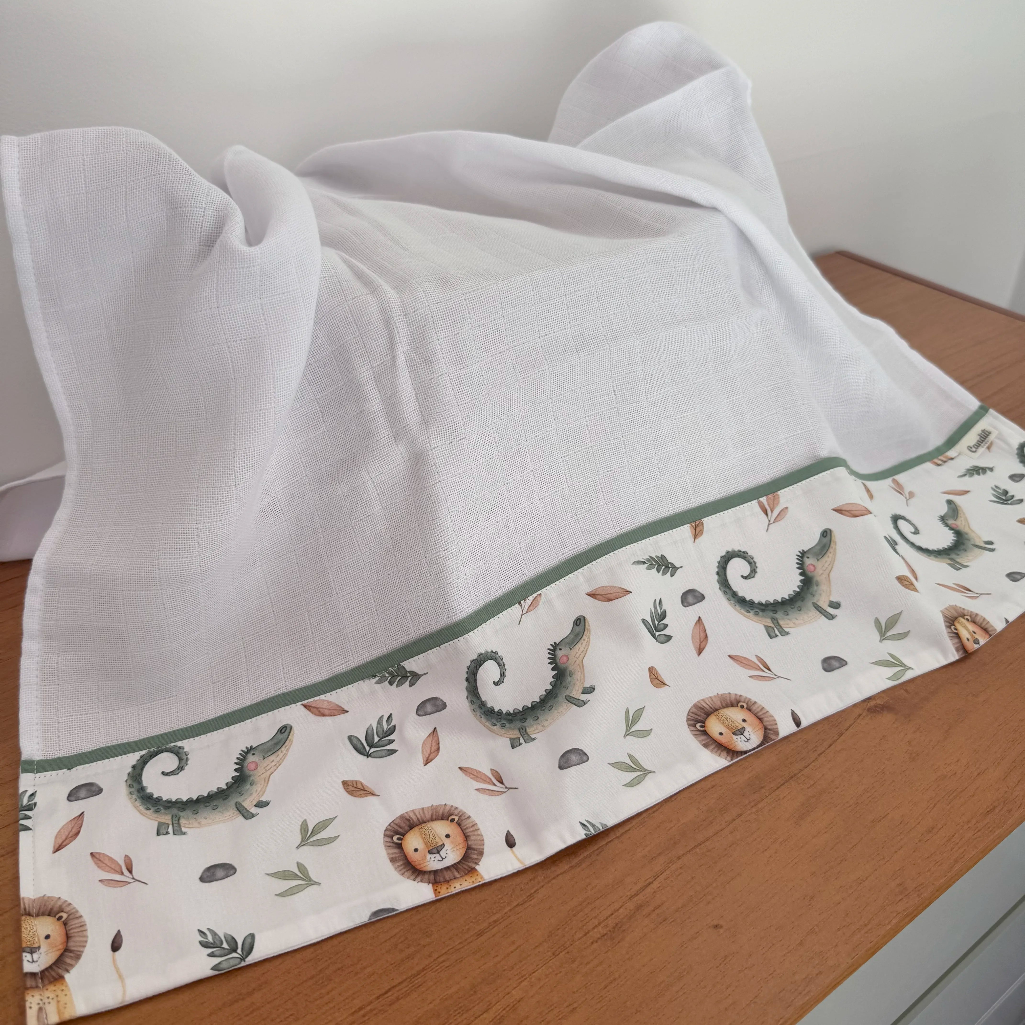 Fralda Multiuso - Leão e Jacaré