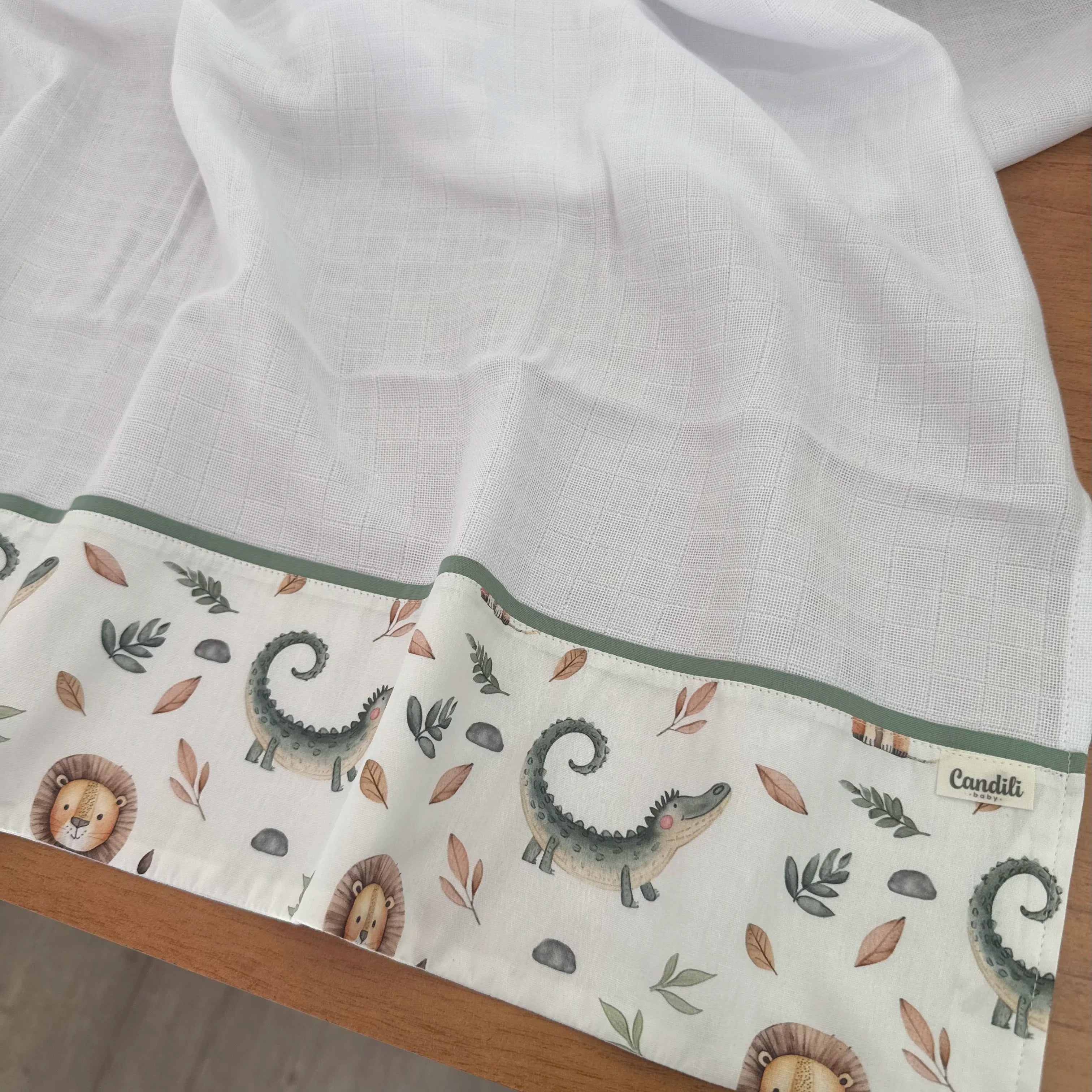 Fralda Multiuso - Leão e Jacaré