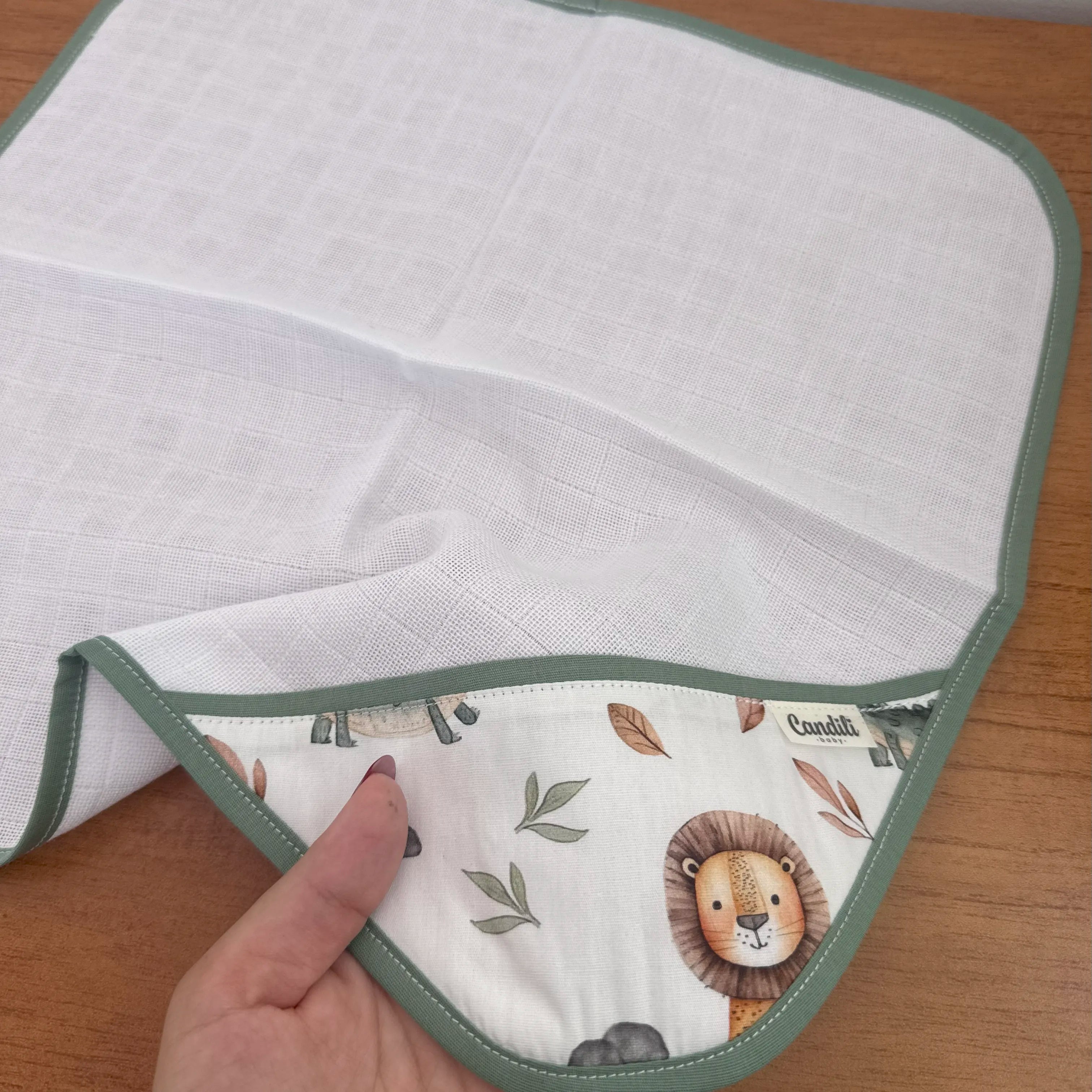 Fralda de Boca Cantinho - Leão e Jacaré