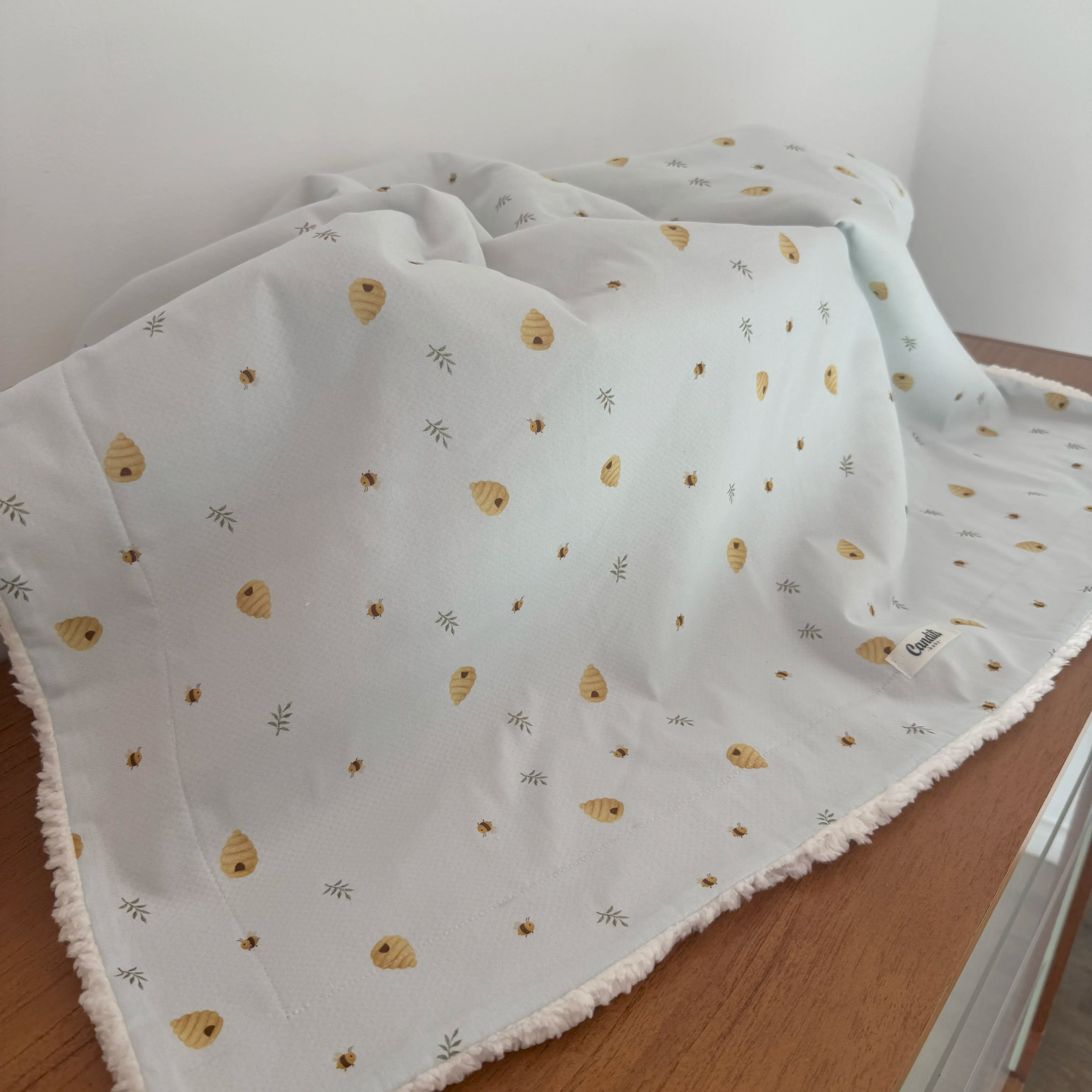 Cobertor Carneirinho - Abelhas e Colmeias