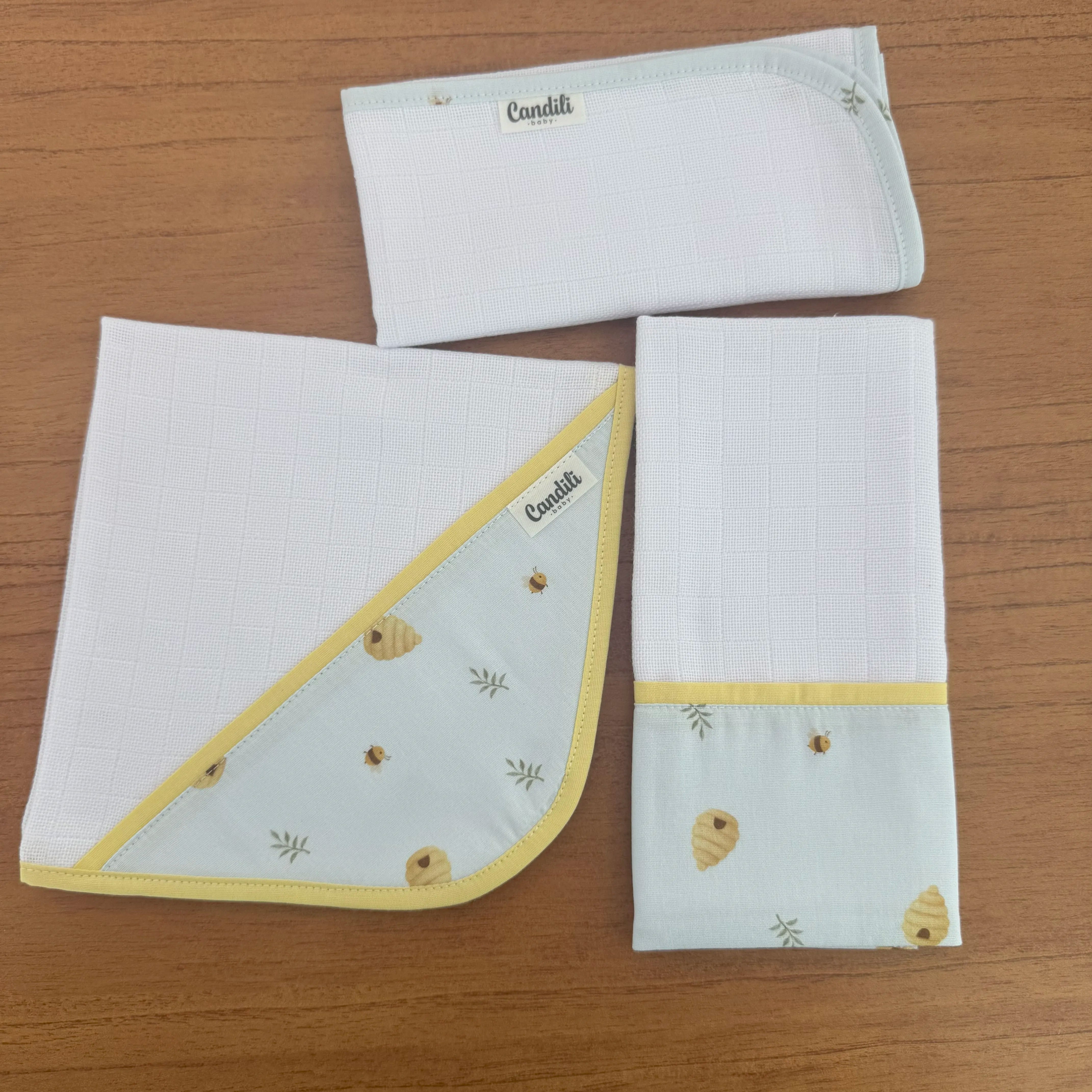 Kit Fraldas de Boca 3 Peças - Abelhas e Colmeias