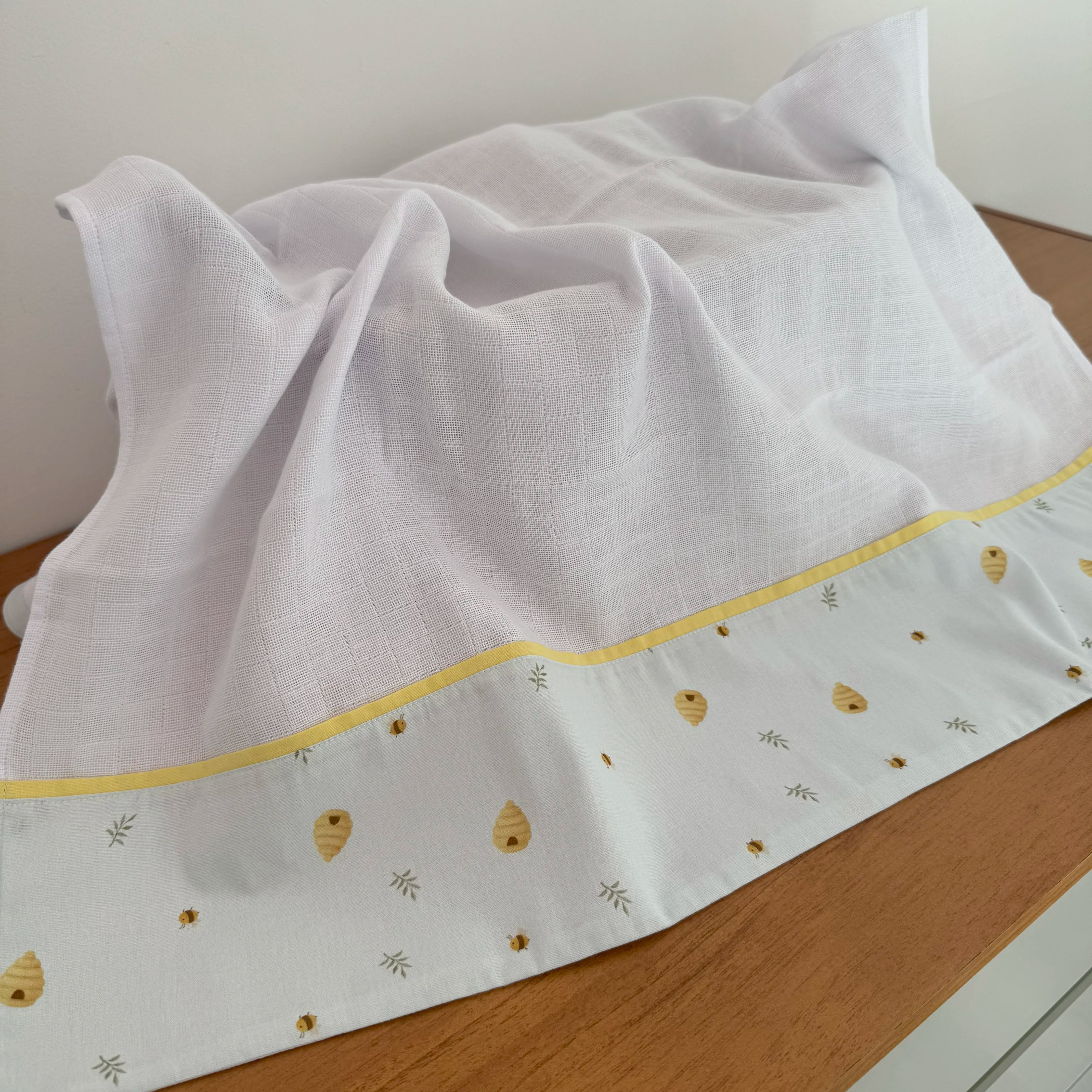 Fralda Multiuso - Abelhas e Colmeias