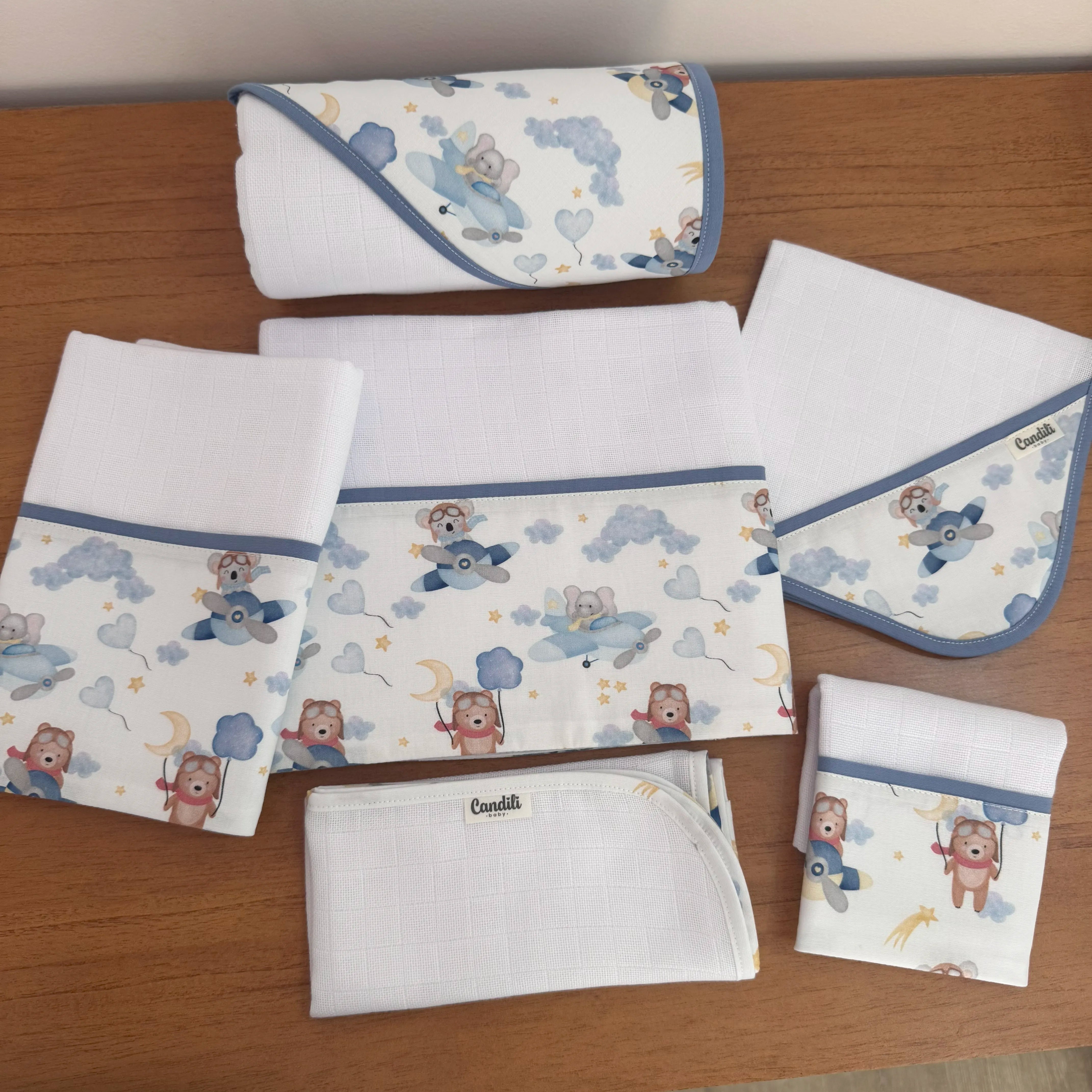 Kit Afeto 6 Peças: Fraldas de Boca, Fralda de Ombro, Fralda Multiuso e Toalha de Banho - Ursinho Aviador
