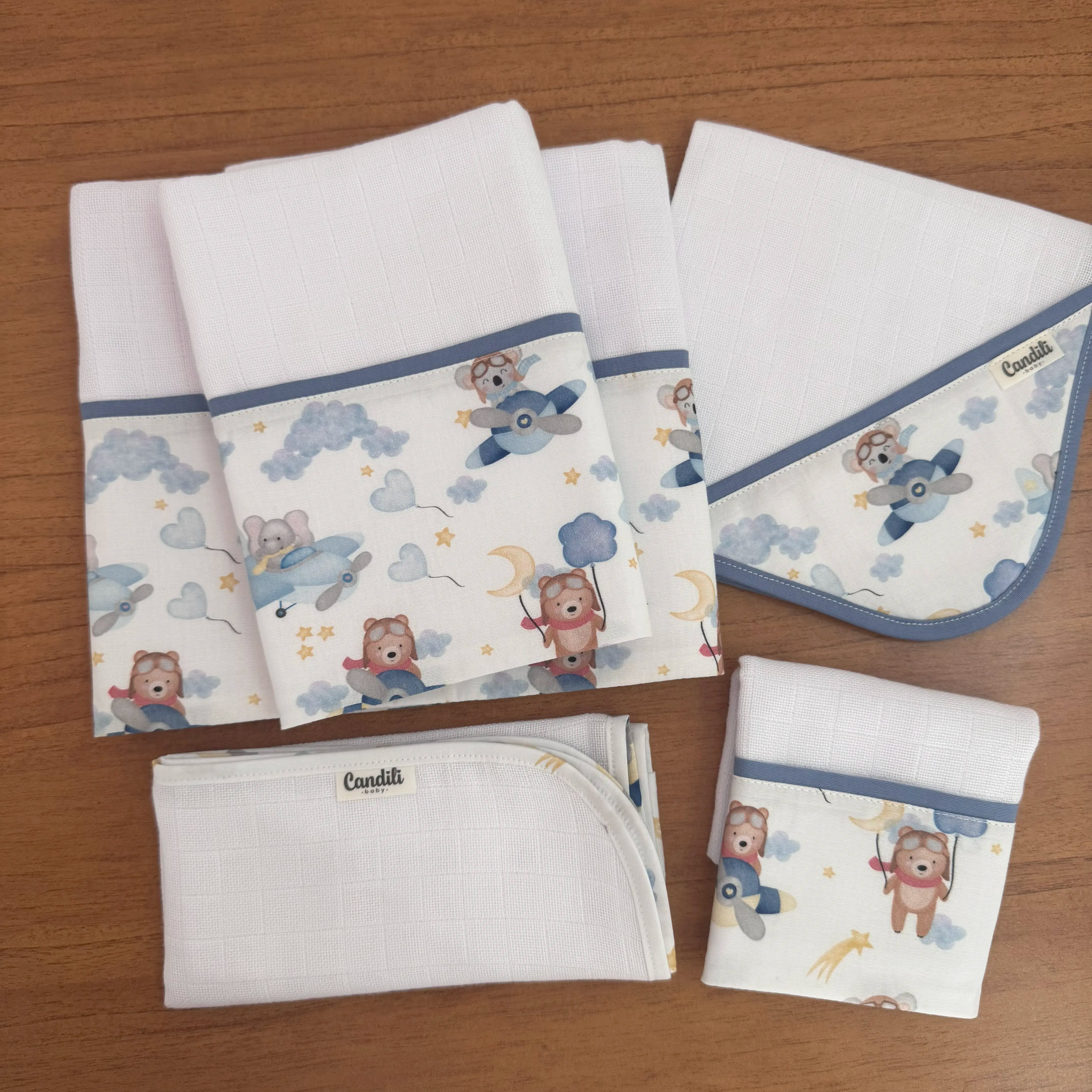 Kit Essencial 5 Peças: Fraldas de Boca, Fralda de Ombro e Fralda Multiuso - Ursinho Aviador