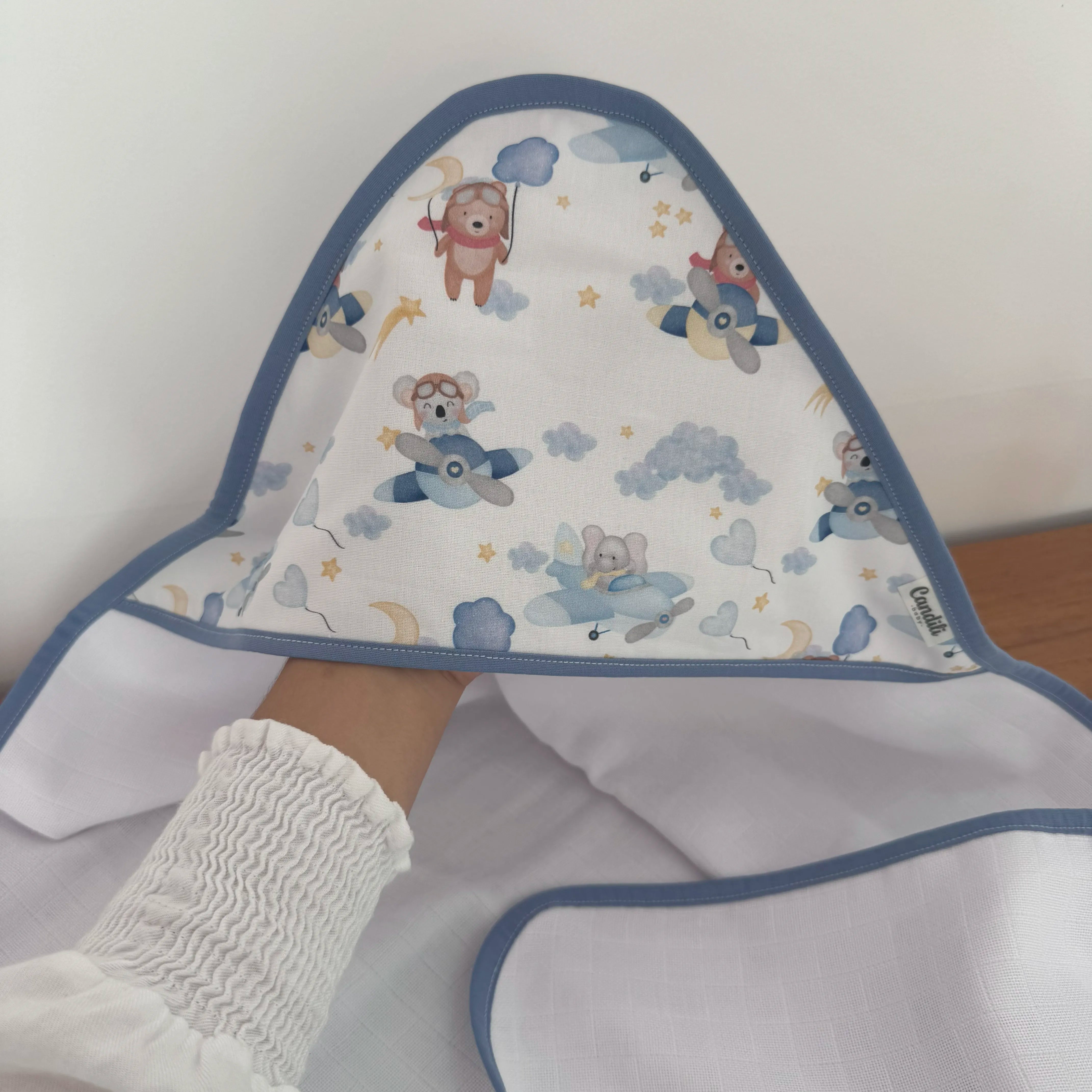 Toalha Fralda de Banho com Capuz Premium - Ursinho Aviador